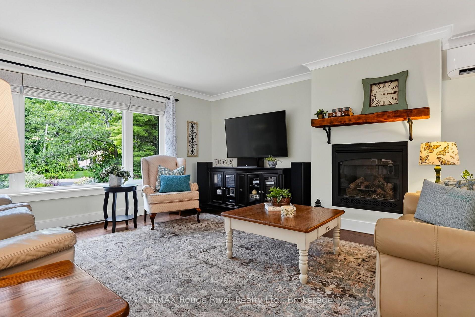 Photo 13 of 221 Colonial Drive, Quinte West, Murray Ward — HOMEH