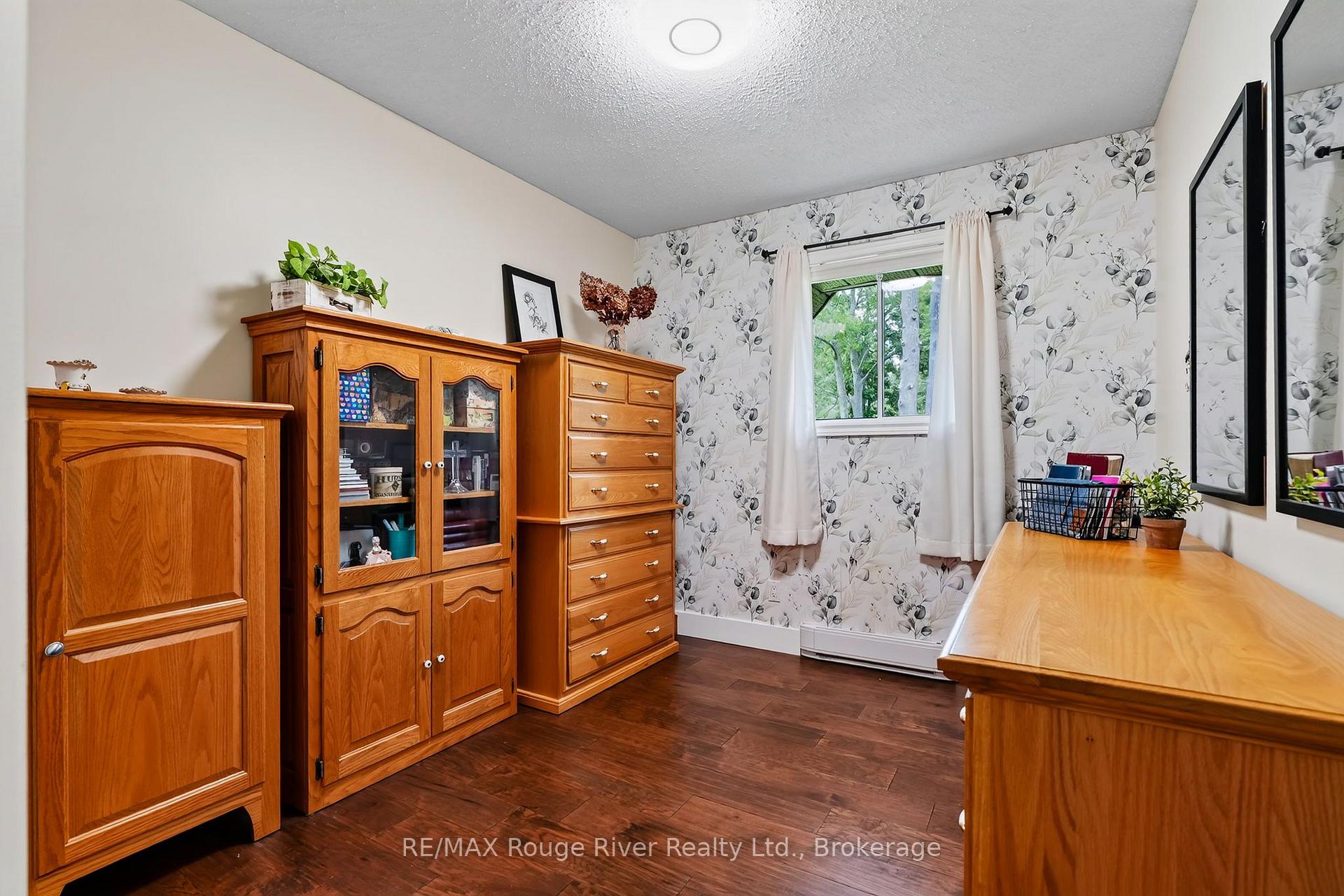 Photo 34 of 221 Colonial Drive, Quinte West, Murray Ward — HOMEH