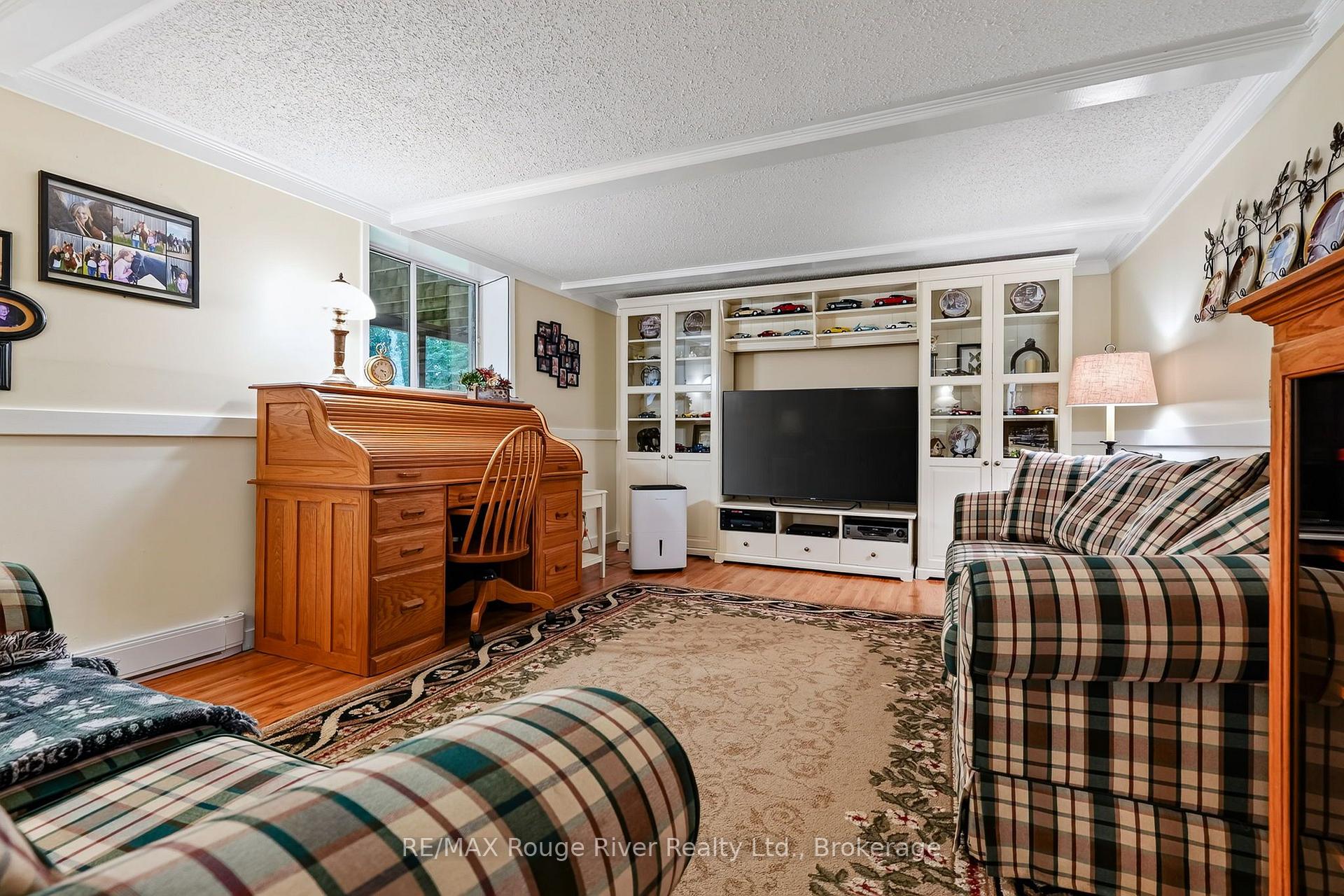 Photo 40 of 221 Colonial Drive, Quinte West, Murray Ward — HOMEH