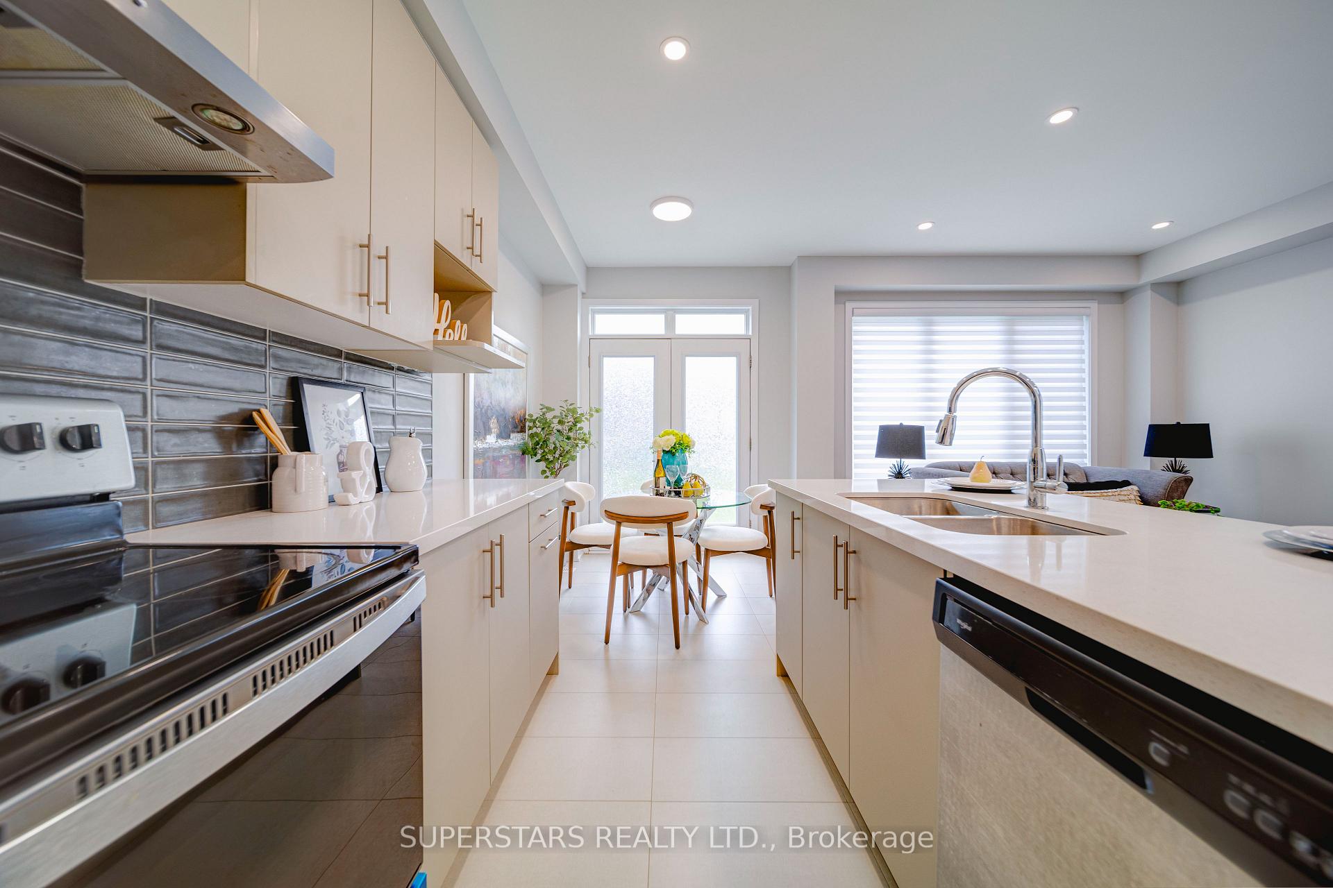 Photo 8 of 31 Harvey Bunker Crescent, Markham, Angus Glen — HOMEH