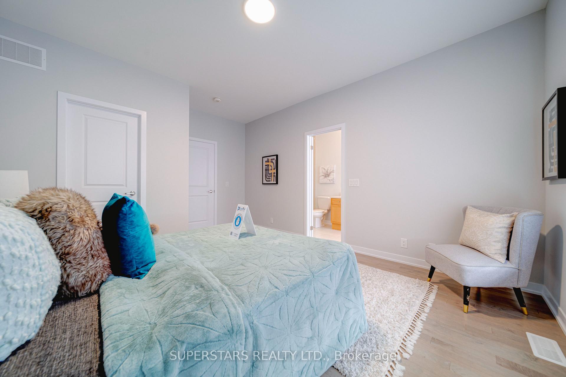 Photo 15 of 31 Harvey Bunker Crescent, Markham, Angus Glen — HOMEH