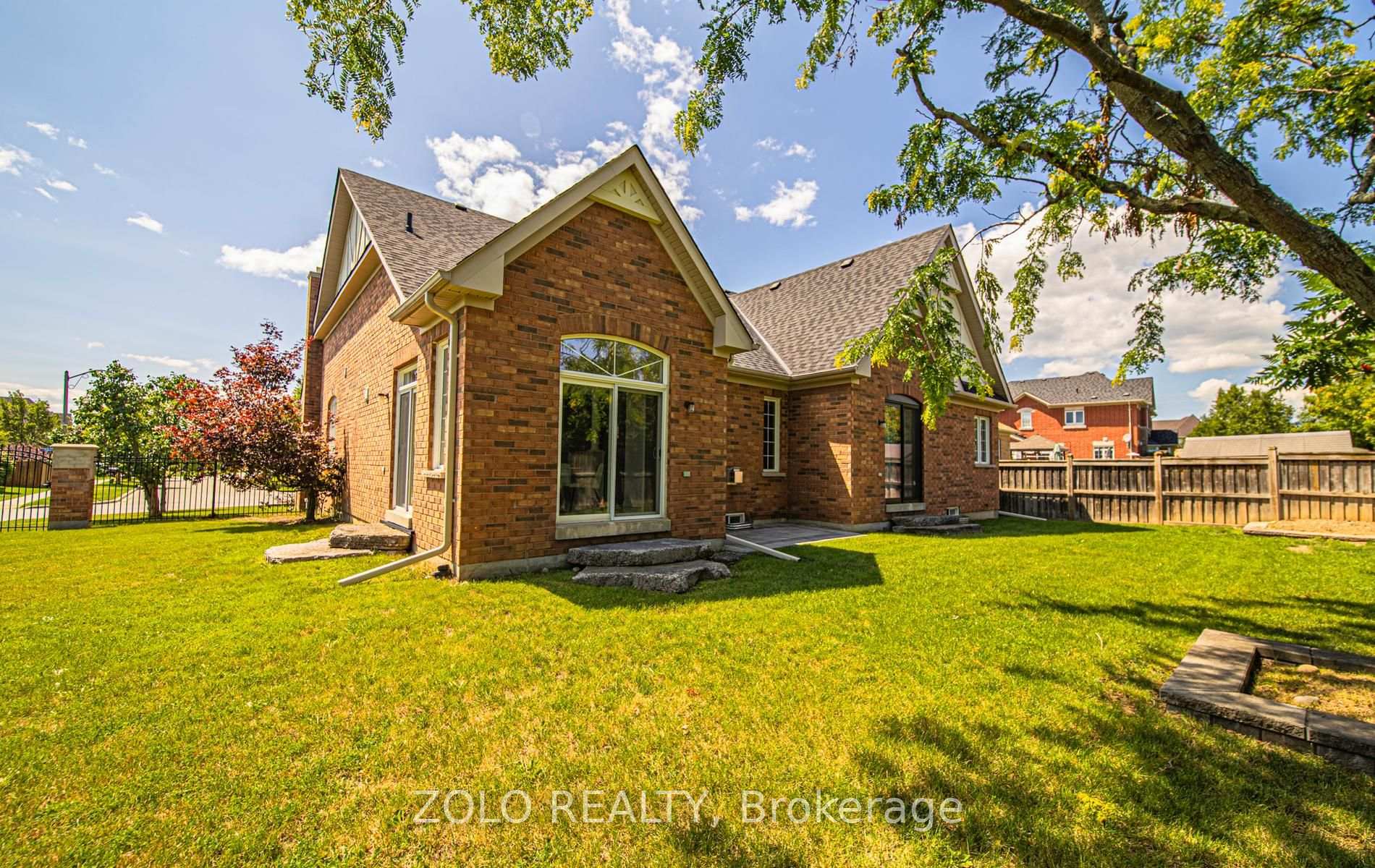Photo 37 of 849 Hanmore Street, Oshawa, Pinecrest — HOMEH