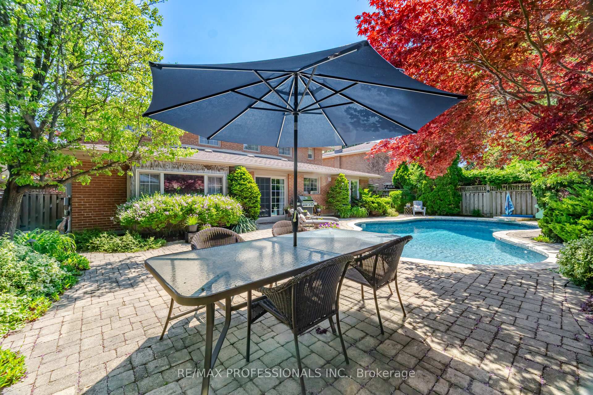 Photo 42 of 16 Cherry Post Crescent, Etobicoke, Markland Wood — HOMEH