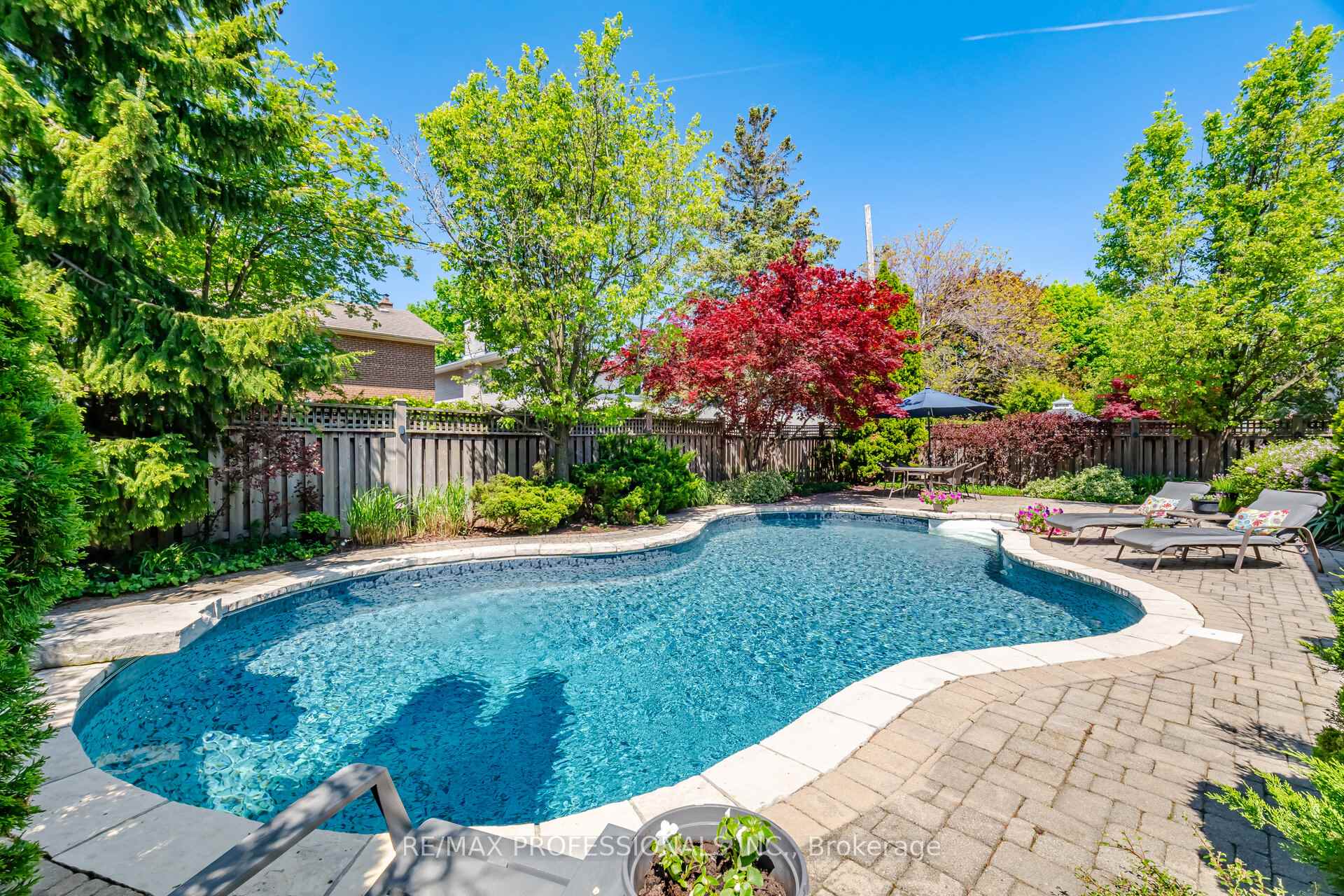 Photo 46 of 16 Cherry Post Crescent, Etobicoke, Markland Wood — HOMEH