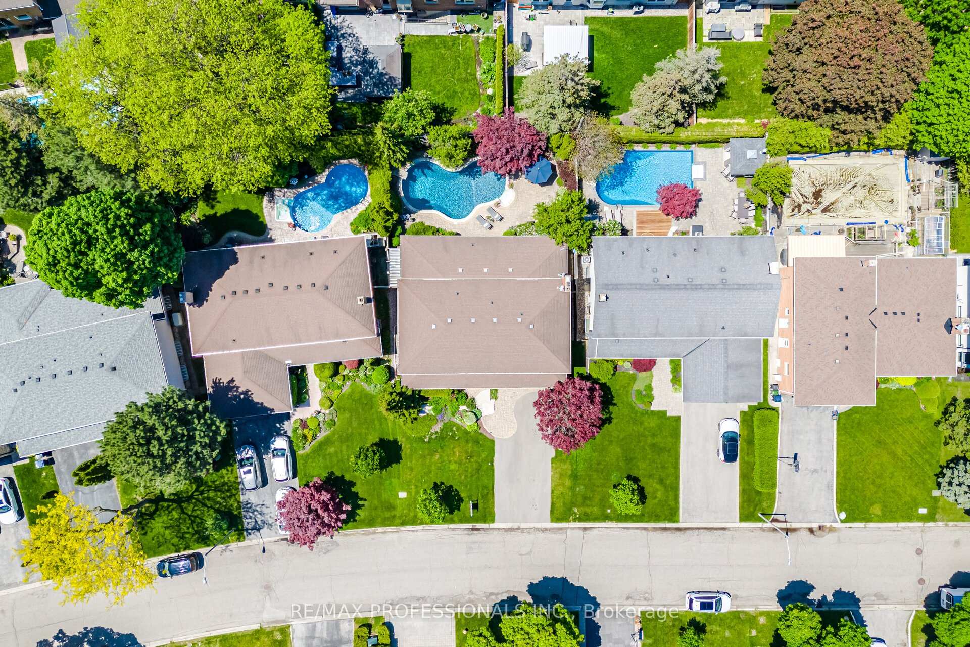Photo 47 of 16 Cherry Post Crescent, Etobicoke, Markland Wood — HOMEH
