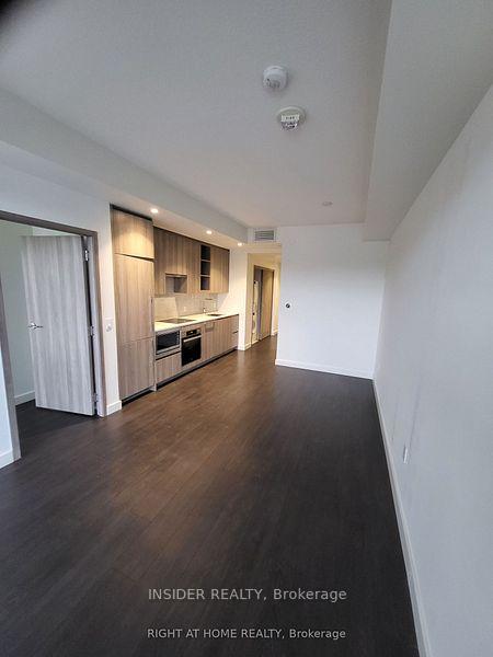 Photo 5 of Unit 605, 95 McMahon Drive, North York, Bayview Village — HOMEH