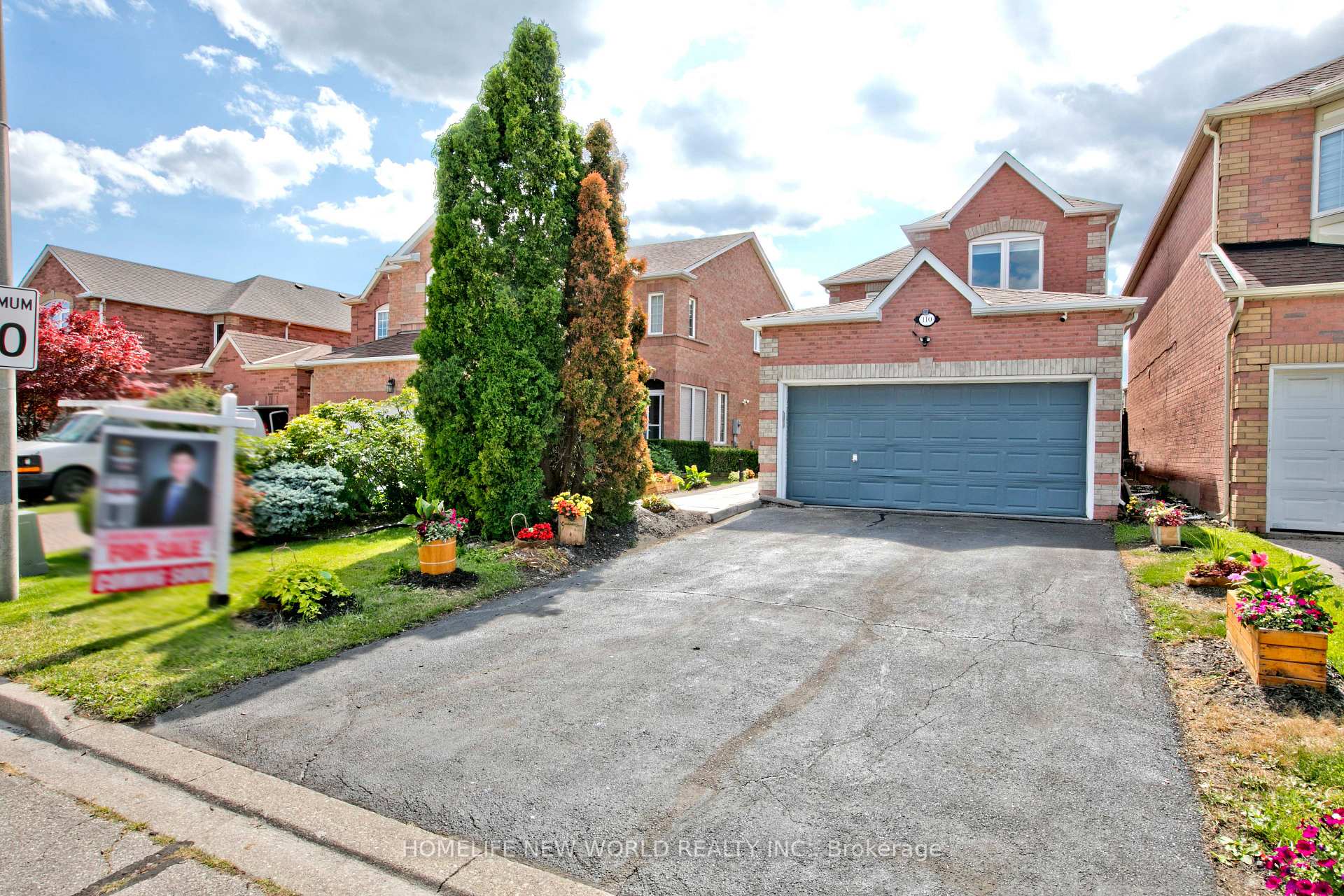 Photo 2 of 110 Cairncross Crescent, Markham, Milliken Mills East — HOMEH