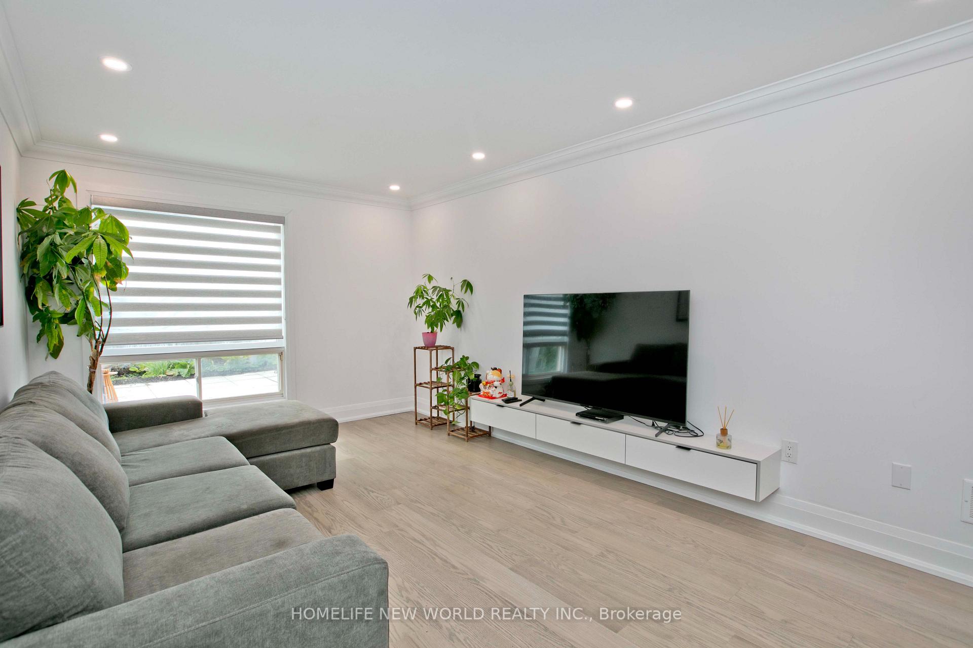 Photo 6 of 110 Cairncross Crescent, Markham, Milliken Mills East — HOMEH
