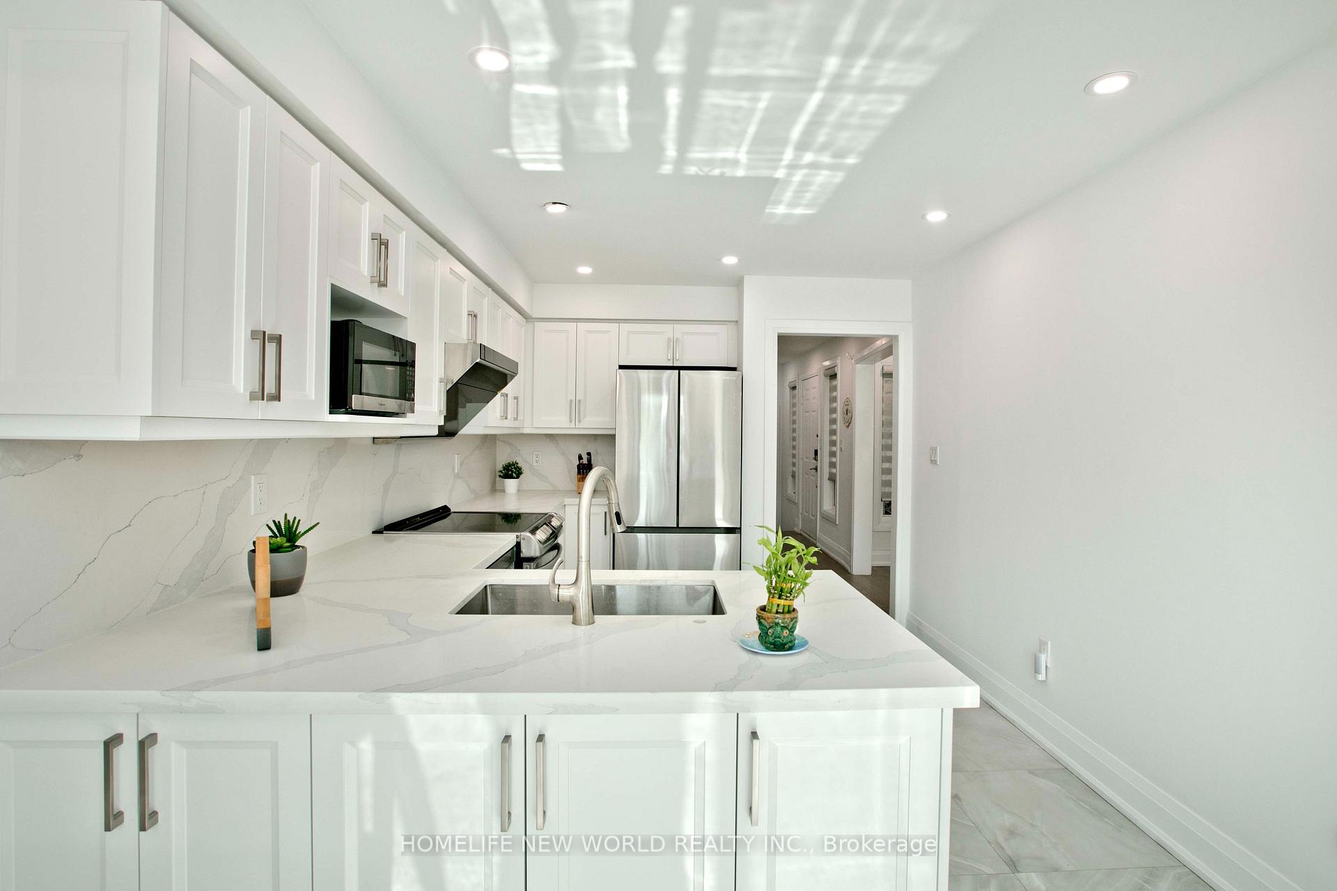 Photo 12 of 110 Cairncross Crescent, Markham, Milliken Mills East — HOMEH