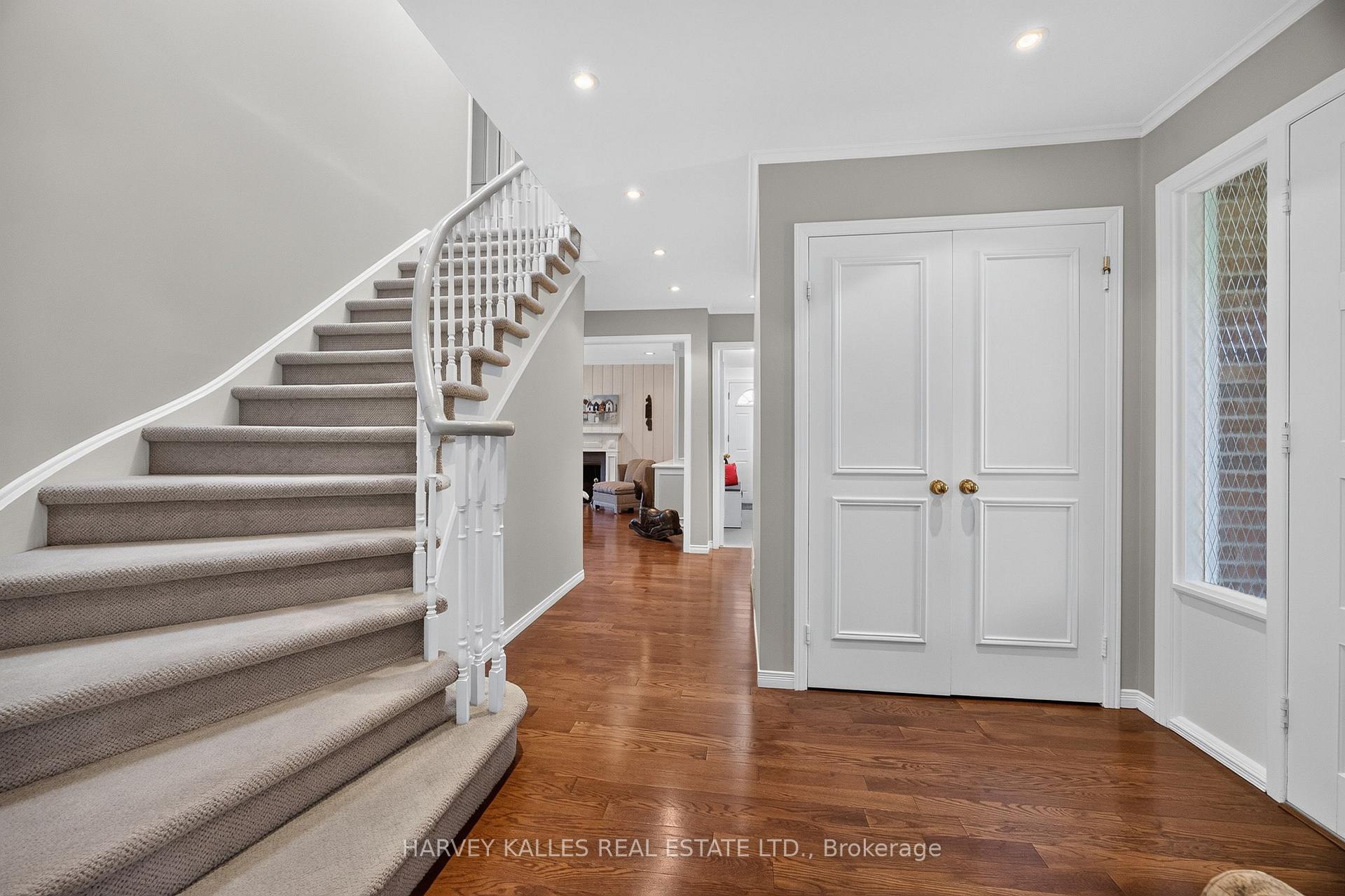 Photo 4 of 23 Pinnacle Road, North York, St. Andrew-Windfields — HOMEH