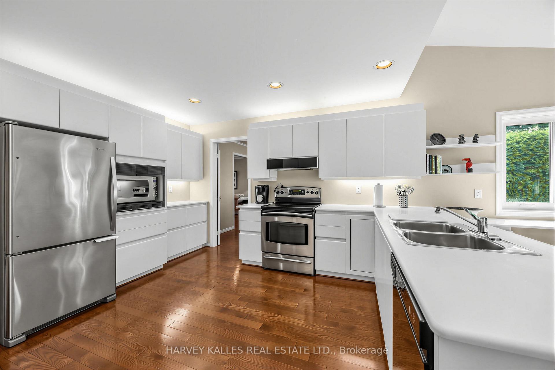 Photo 13 of 23 Pinnacle Road, North York, St. Andrew-Windfields — HOMEH