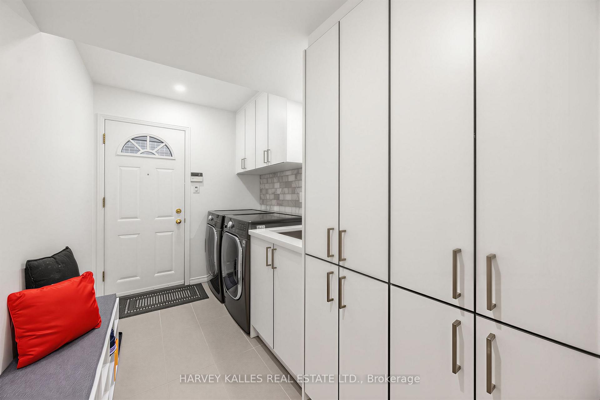 Photo 19 of 23 Pinnacle Road, North York, St. Andrew-Windfields — HOMEH