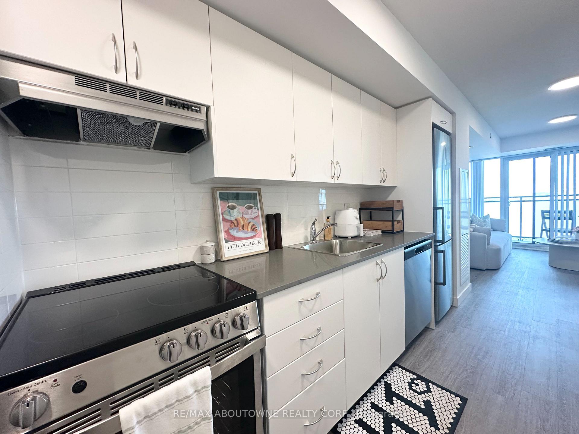 Photo 3 of Unit 310, 375 South Street, London, East K — HOMEH