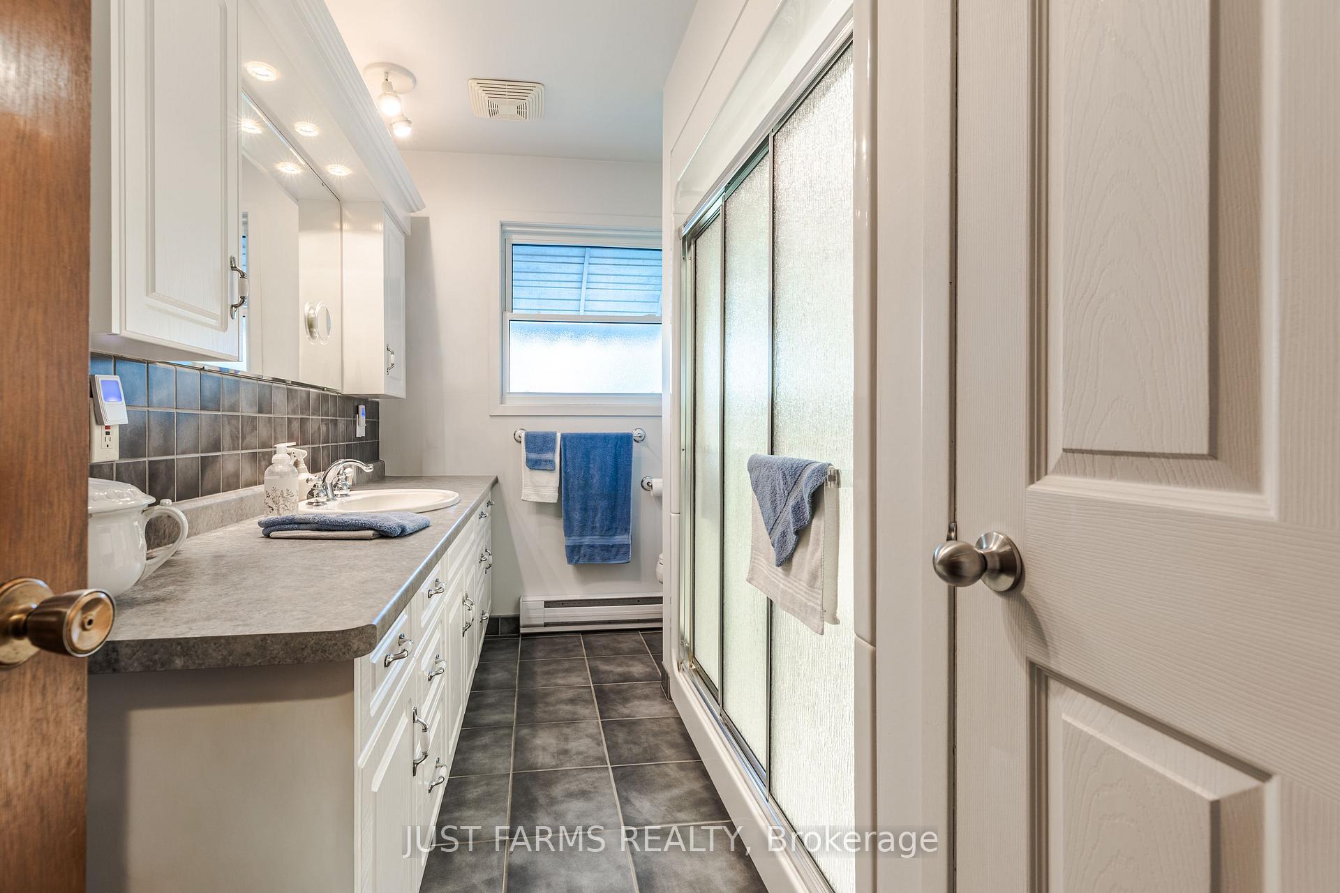 Photo 24 of 15072 Scott Line, Chatham-Kent, Highgate — HOMEH