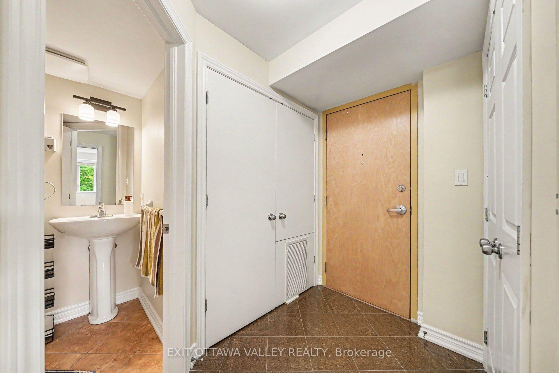 Photo 5 of Unit 208, 14 Norice Street, Ottawa, Meadowlands/Crestview — HOMEH