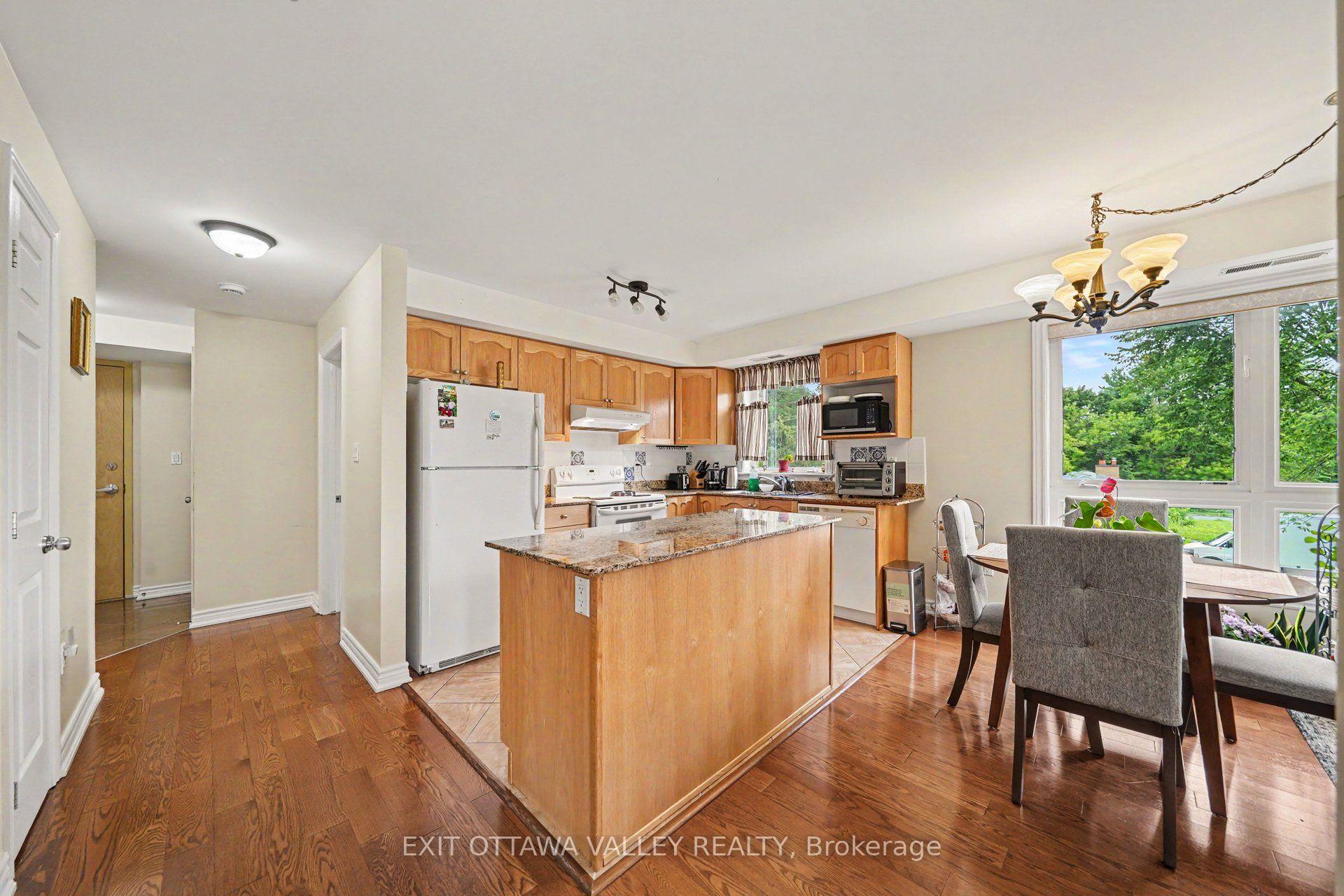 Photo 6 of Unit 208, 14 Norice Street, Ottawa, Meadowlands/Crestview — HOMEH