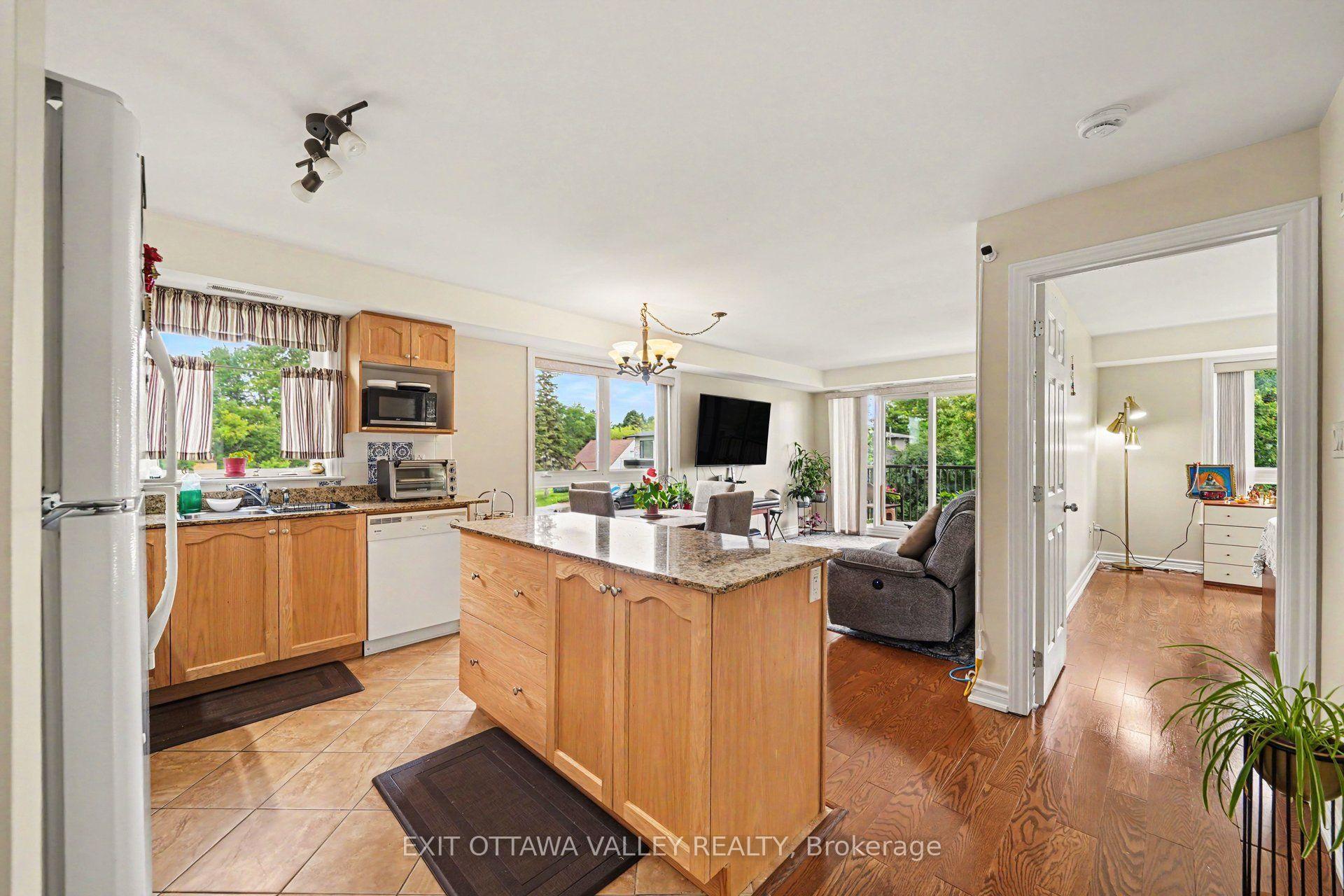 Photo 7 of Unit 208, 14 Norice Street, Ottawa, Meadowlands/Crestview — HOMEH
