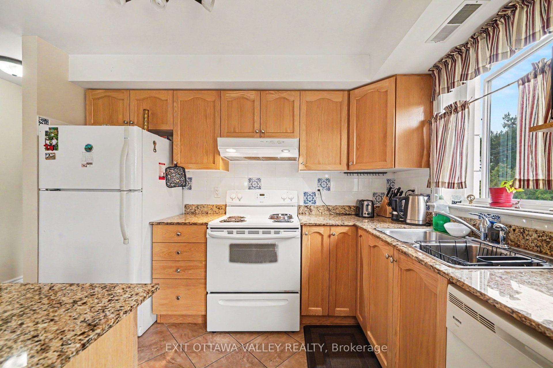 Photo 16 of Unit 208, 14 Norice Street, Ottawa, Meadowlands/Crestview — HOMEH