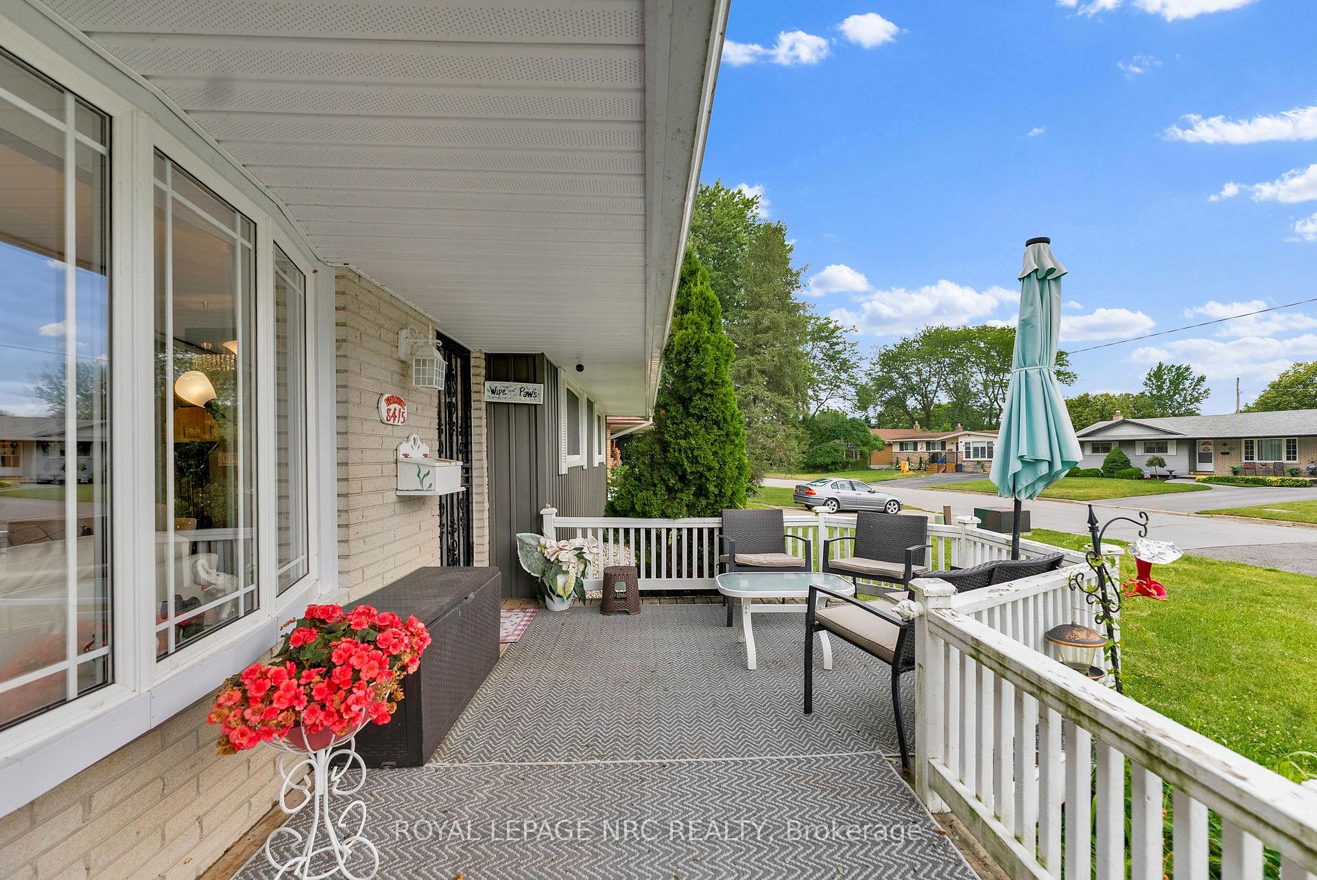 Photo 6 of 8415 Parkway Drive, Niagara Falls, Chippawa — HOMEH