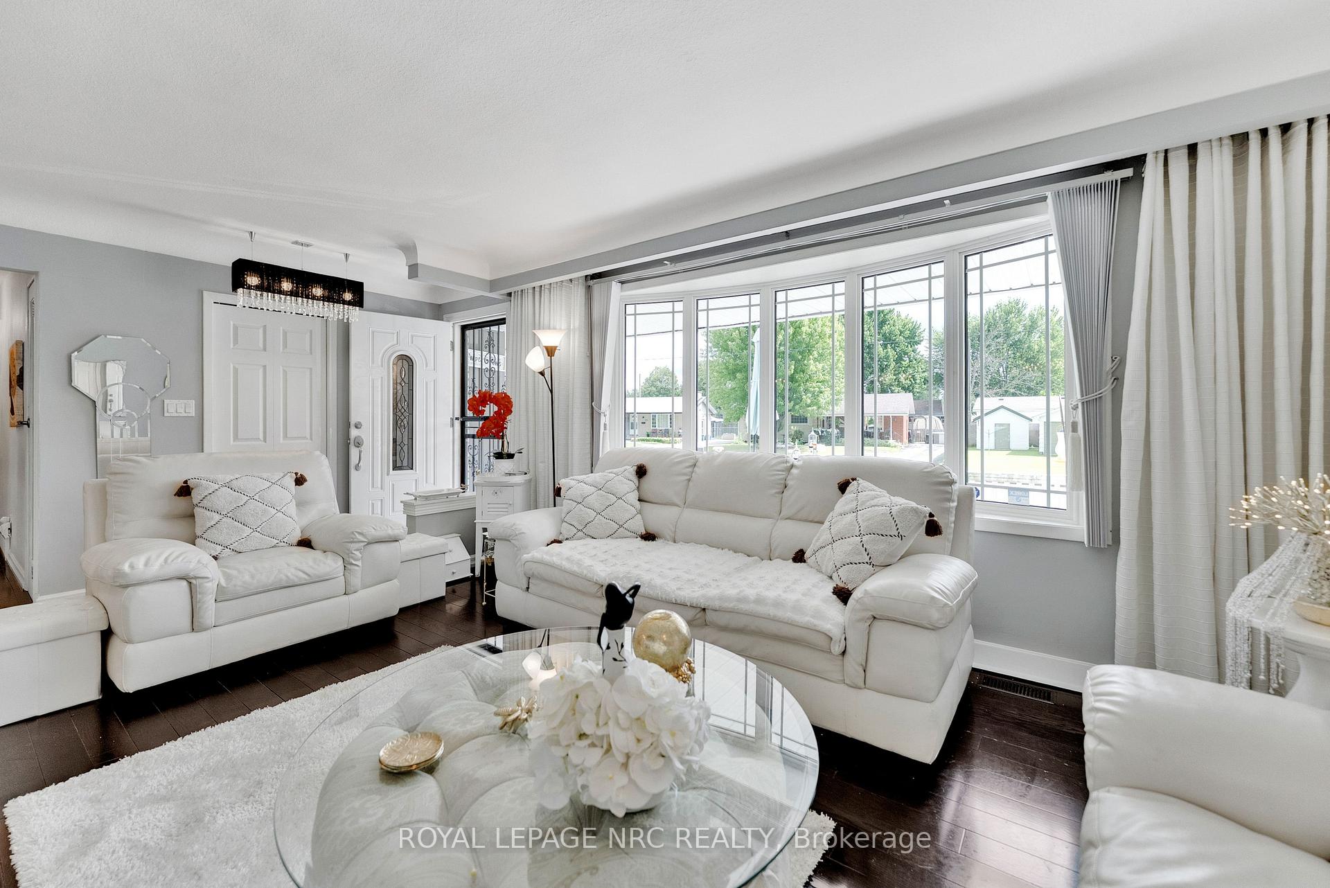 Photo 8 of 8415 Parkway Drive, Niagara Falls, Chippawa — HOMEH