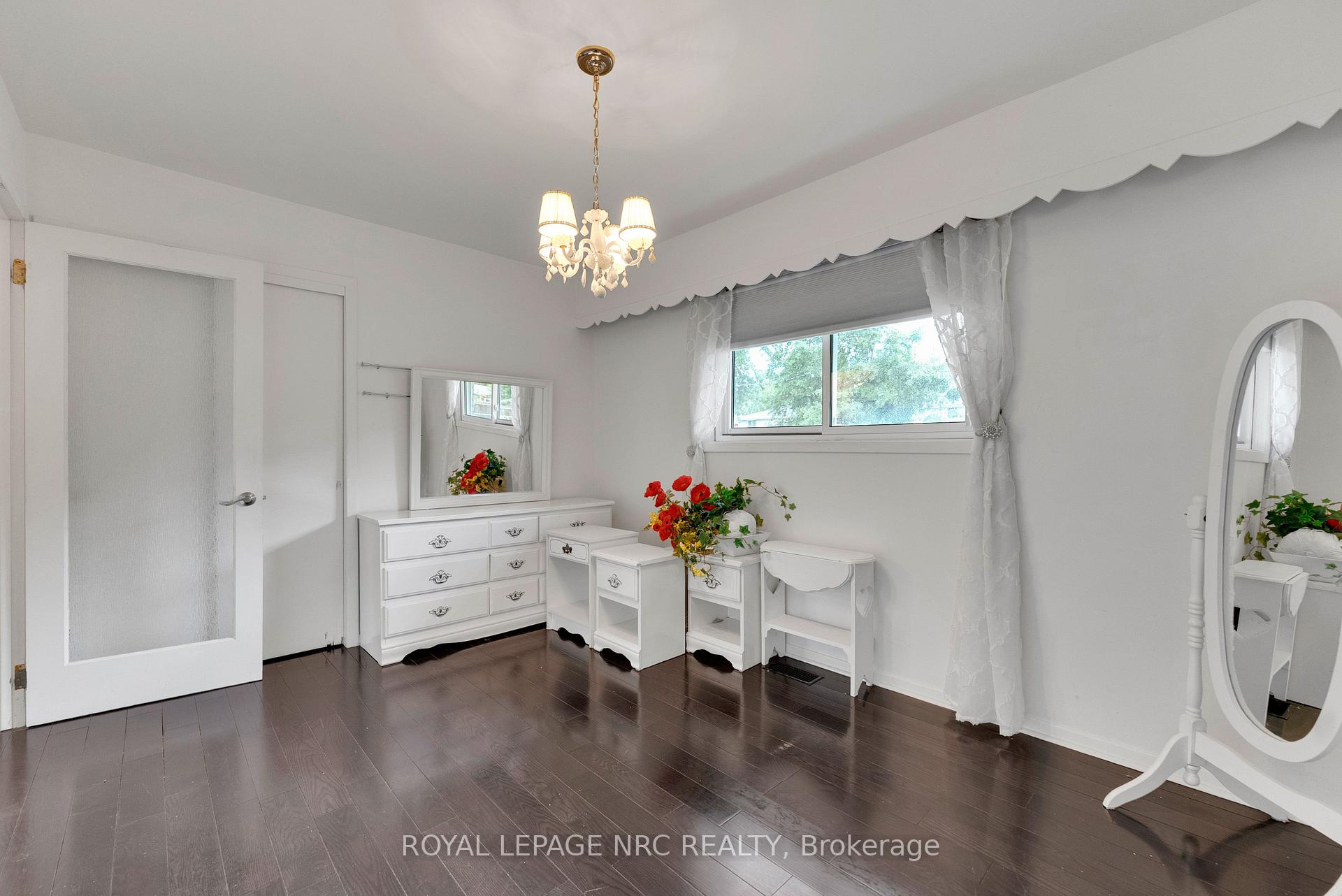Photo 22 of 8415 Parkway Drive, Niagara Falls, Chippawa — HOMEH
