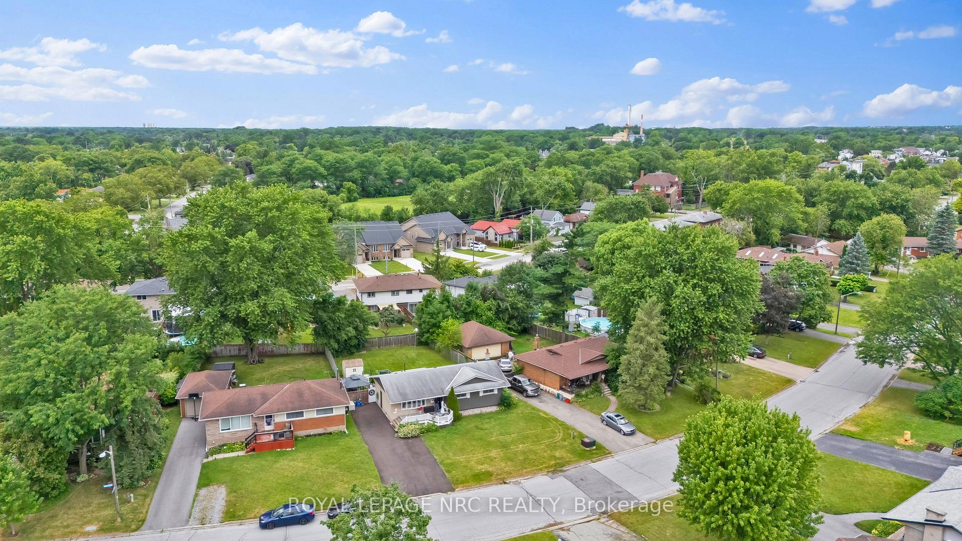 Photo 41 of 8415 Parkway Drive, Niagara Falls, Chippawa — HOMEH