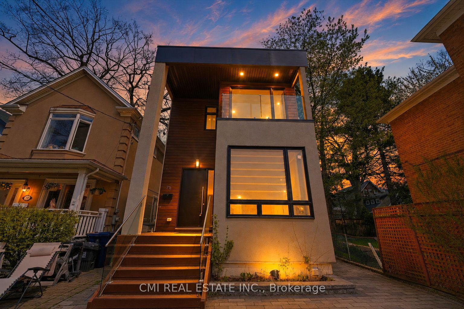 Photo 2 of 75 Kenilworth Avenue, Toronto, The Beaches — HOMEH