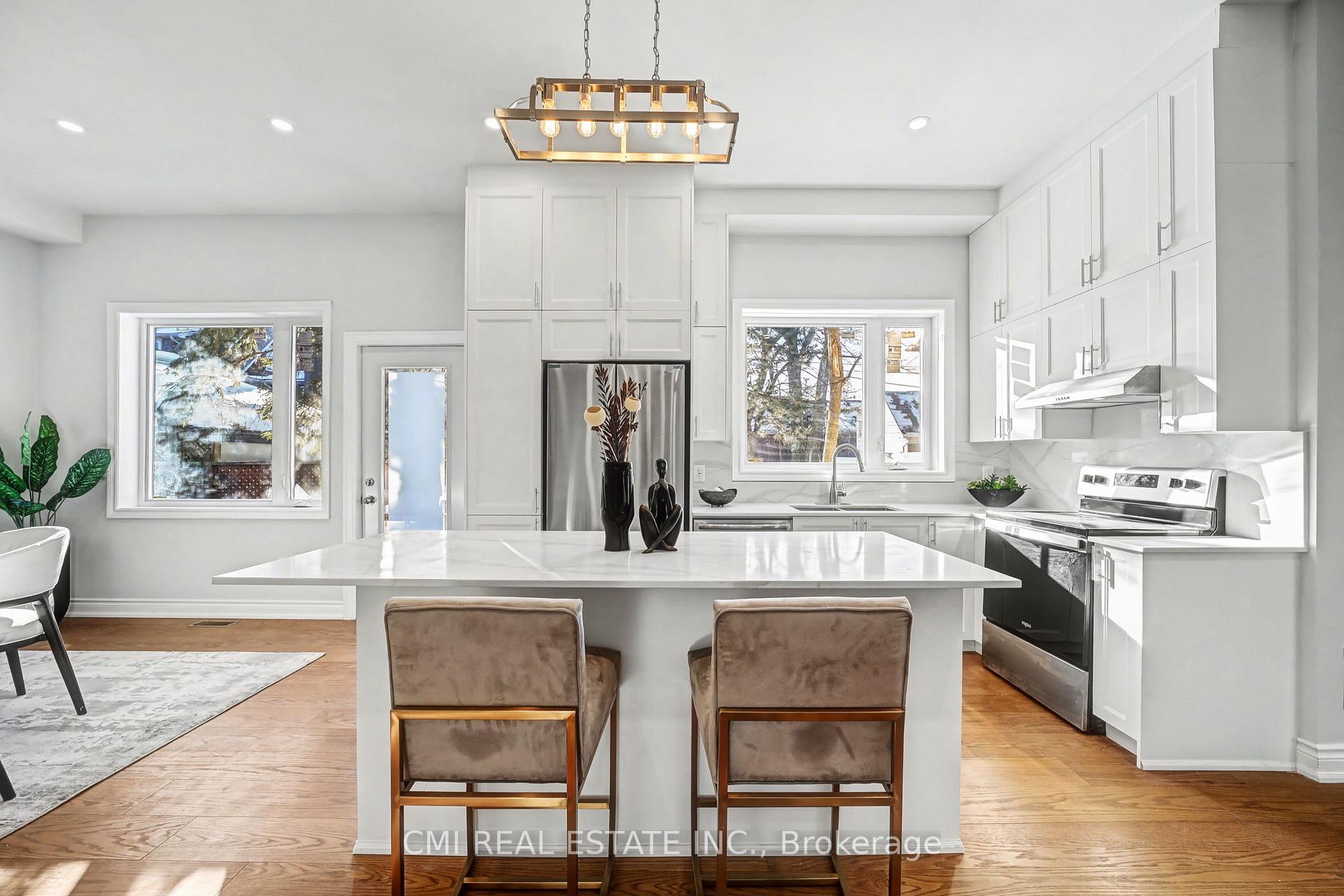 Photo 13 of 75 Kenilworth Avenue, Toronto, The Beaches — HOMEH
