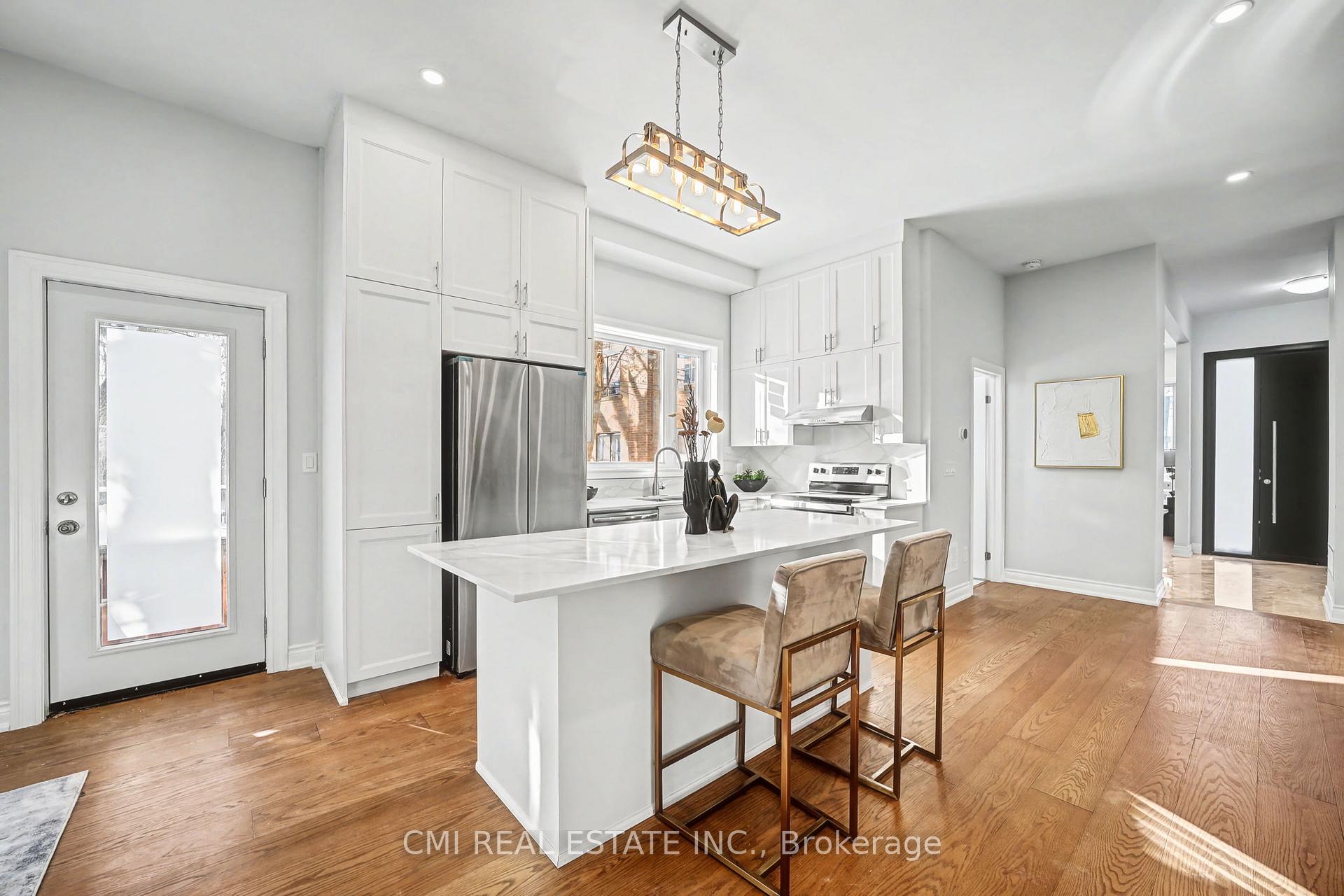 Photo 14 of 75 Kenilworth Avenue, Toronto, The Beaches — HOMEH