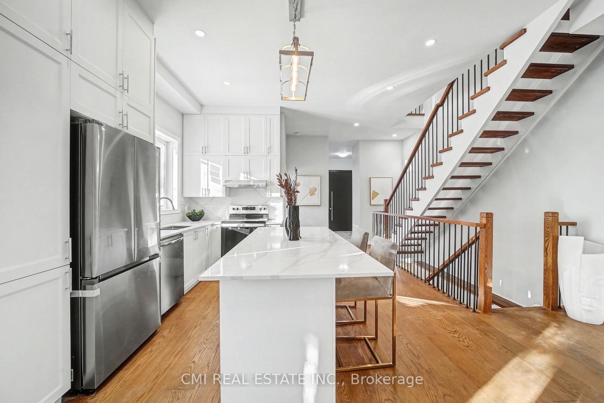 Photo 15 of 75 Kenilworth Avenue, Toronto, The Beaches — HOMEH