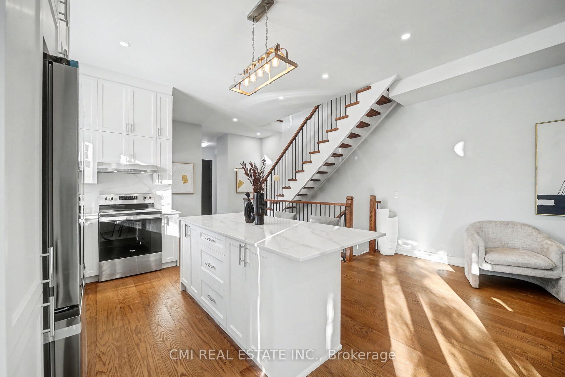 Photo 16 of 75 Kenilworth Avenue, Toronto, The Beaches — HOMEH