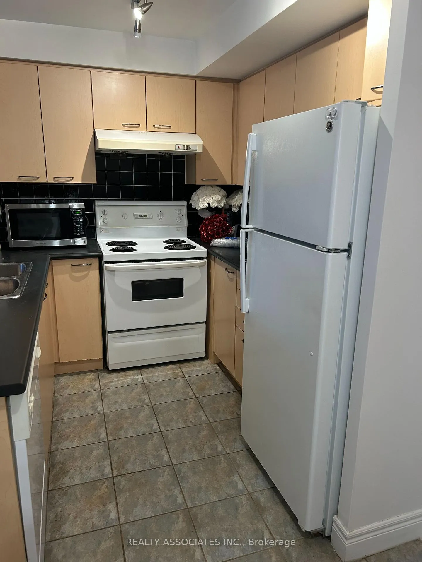 Photo 12 of Unit 902, 62 Suncrest Boulevard, Markham, Commerce Valley — HOMEH