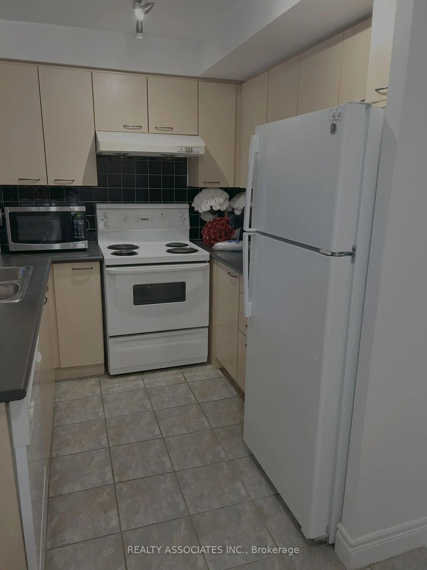 Photo 16 of Unit 902, 62 Suncrest Boulevard, Markham, Commerce Valley — HOMEH