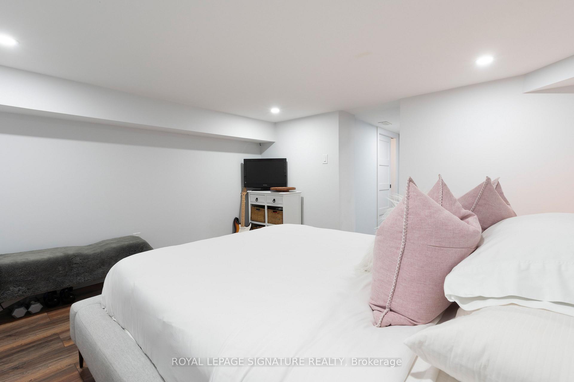 Photo 69 of 514 Ash Street, Whitby, Downtown Whitby — HOMEH