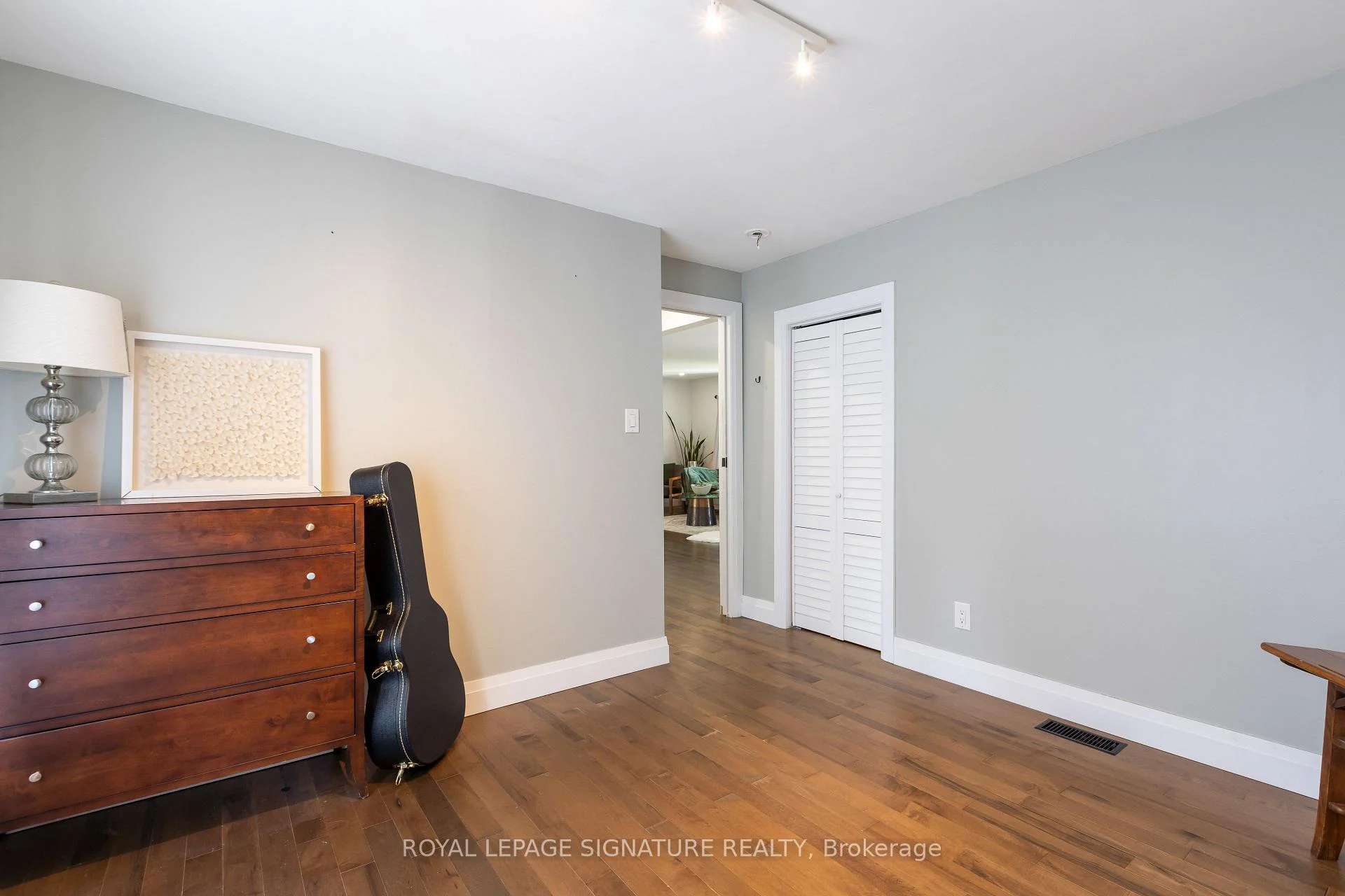 Photo 7 of 514 Ash Street, Whitby, Downtown Whitby — HOMEH