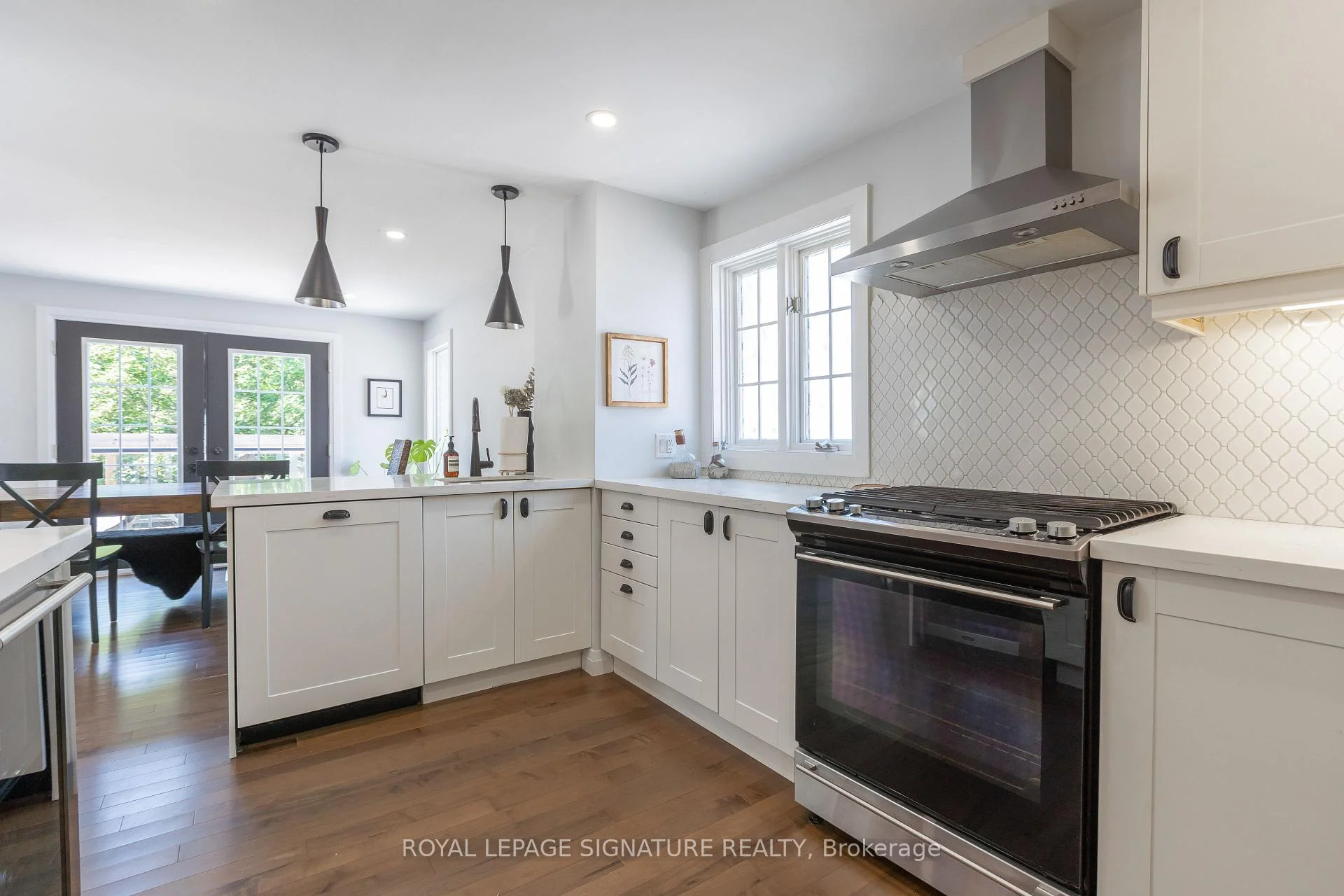 Photo 9 of 514 Ash Street, Whitby, Downtown Whitby — HOMEH