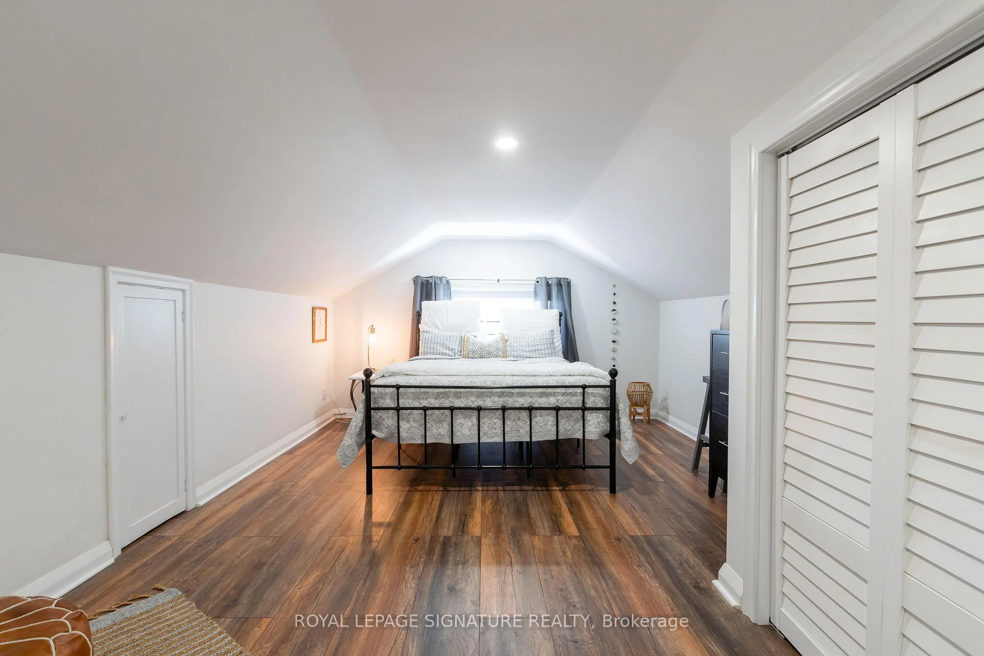 Photo 15 of 514 Ash Street, Whitby, Downtown Whitby — HOMEH