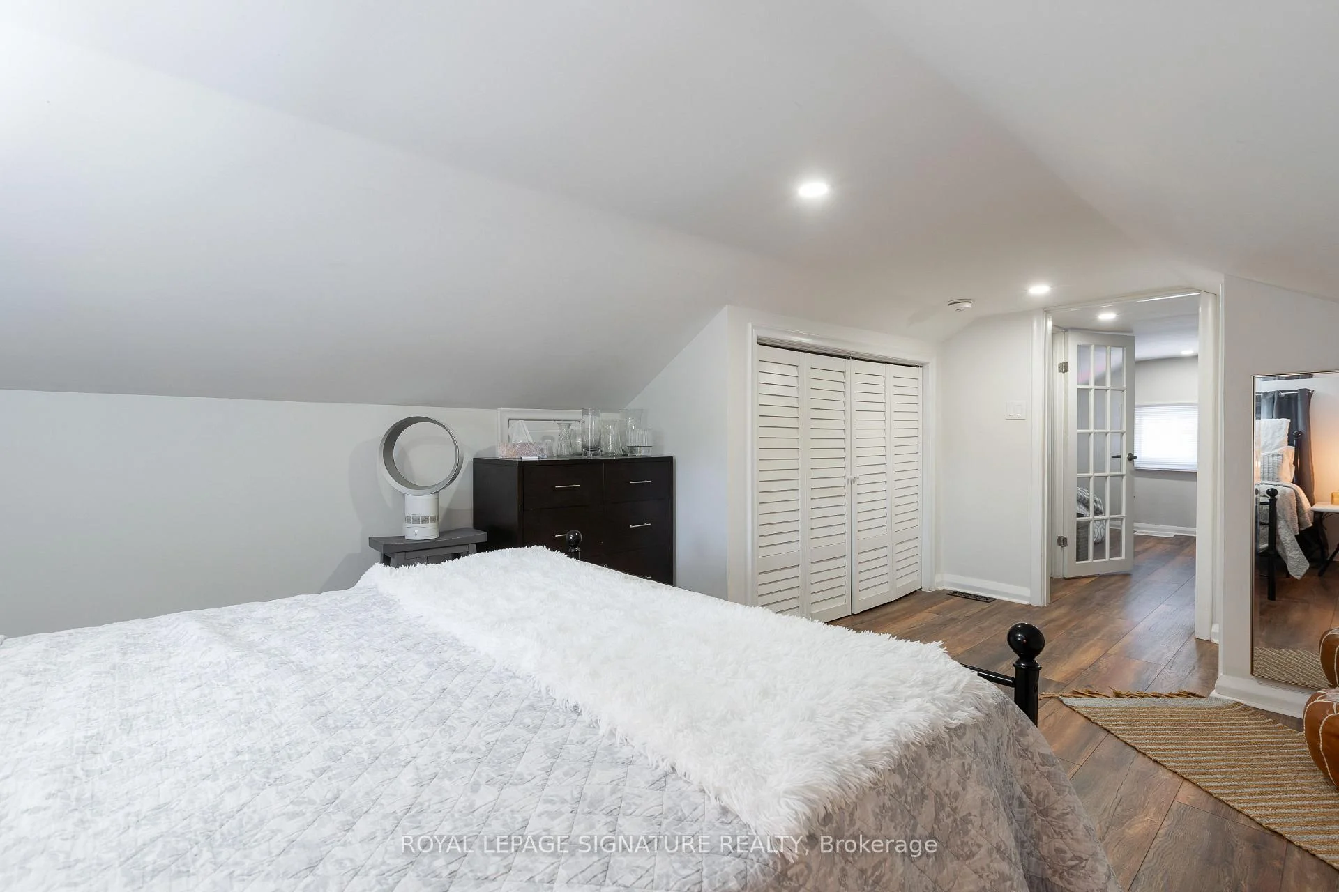 Photo 18 of 514 Ash Street, Whitby, Downtown Whitby — HOMEH