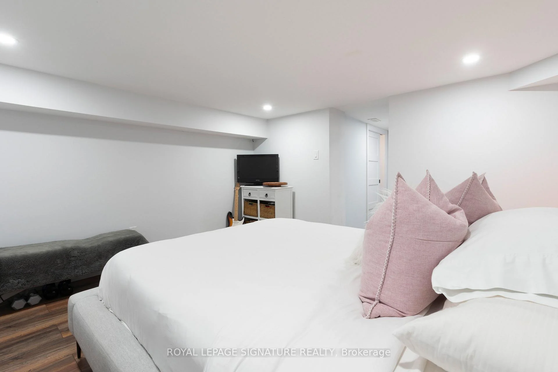 Photo 26 of 514 Ash Street, Whitby, Downtown Whitby — HOMEH