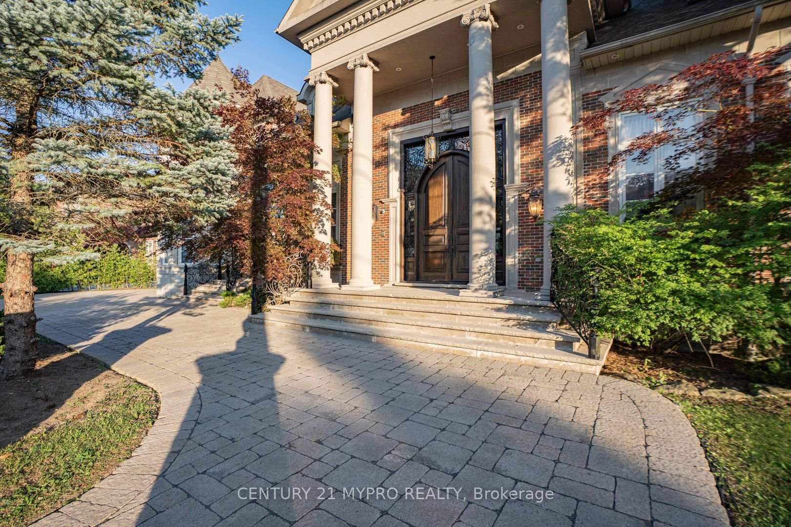 Photo 4 of 5 Saintfield Avenue, North York, Bridle Path-Sunnybrook-York Mills — HOMEH