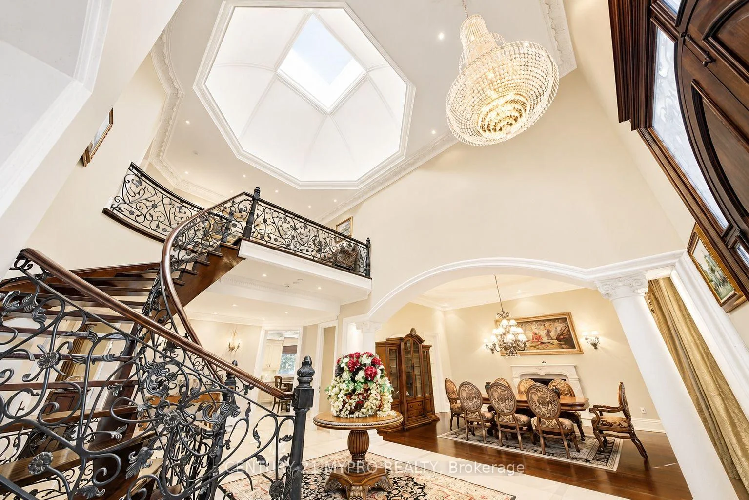 Photo 10 of 5 Saintfield Avenue, North York, Bridle Path-Sunnybrook-York Mills — HOMEH