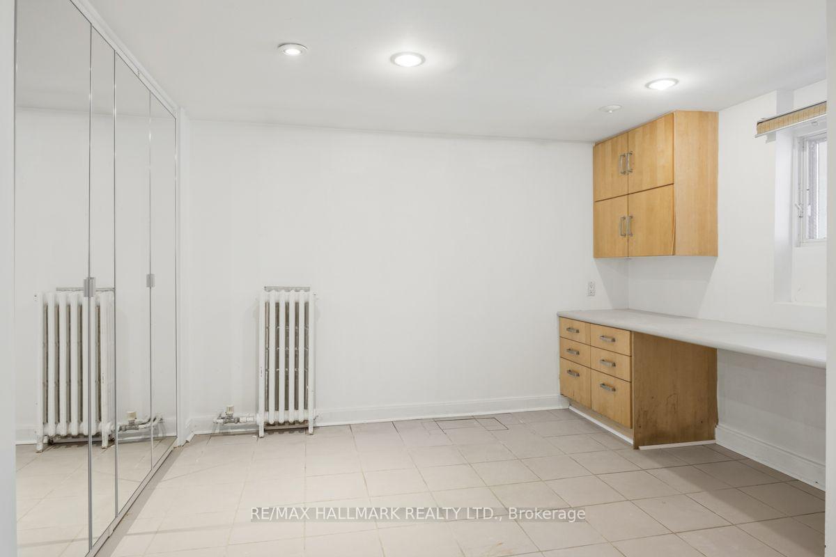 Photo 7 of Unit Lower (A), 321 Palmerston Boulevard, Toronto, Palmerston-Little Italy — HOMEH