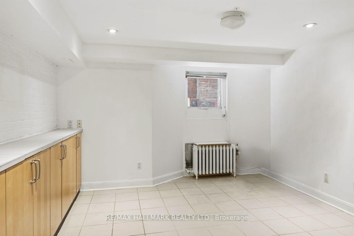 Photo 8 of Unit Lower (A), 321 Palmerston Boulevard, Toronto, Palmerston-Little Italy — HOMEH