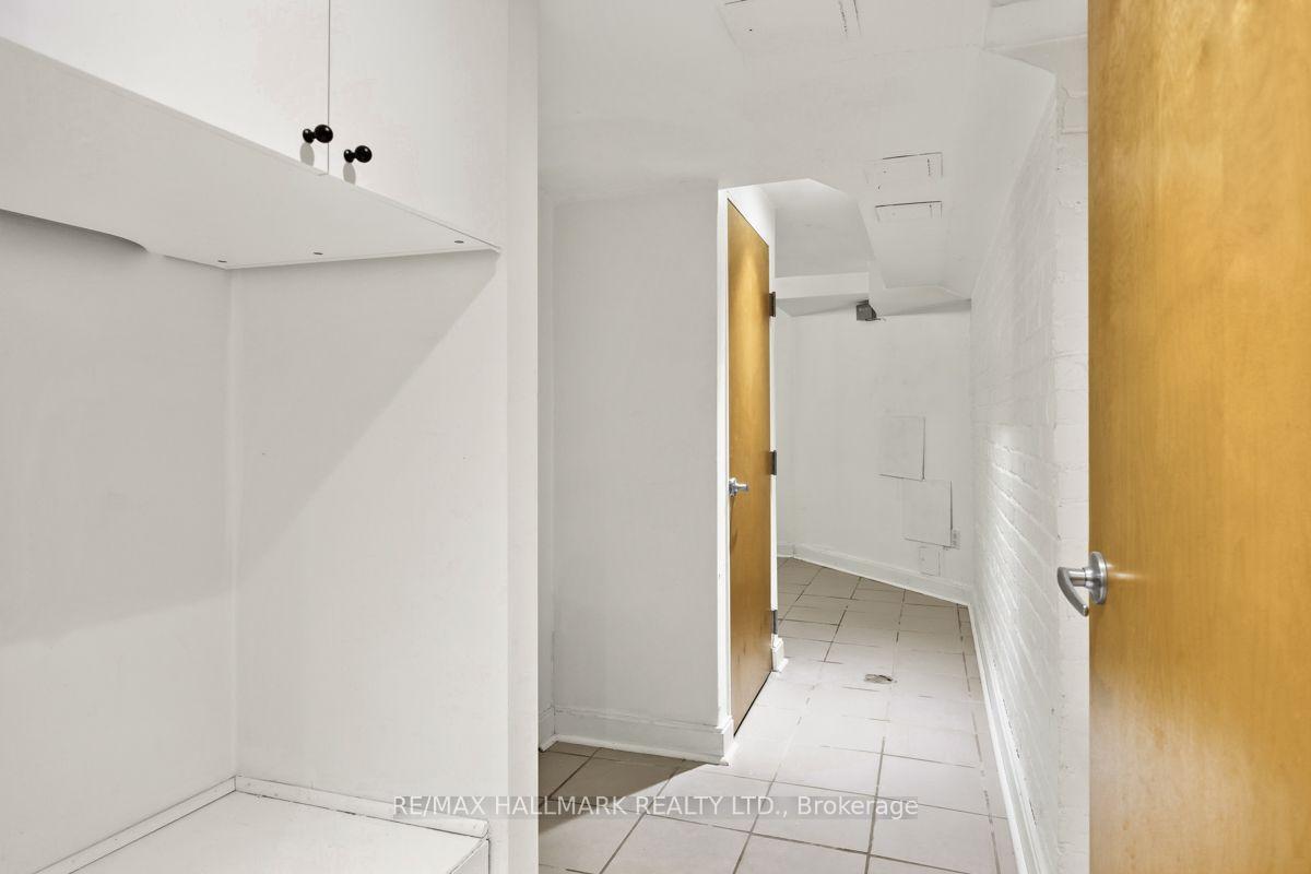 Photo 10 of Unit Lower (A), 321 Palmerston Boulevard, Toronto, Palmerston-Little Italy — HOMEH