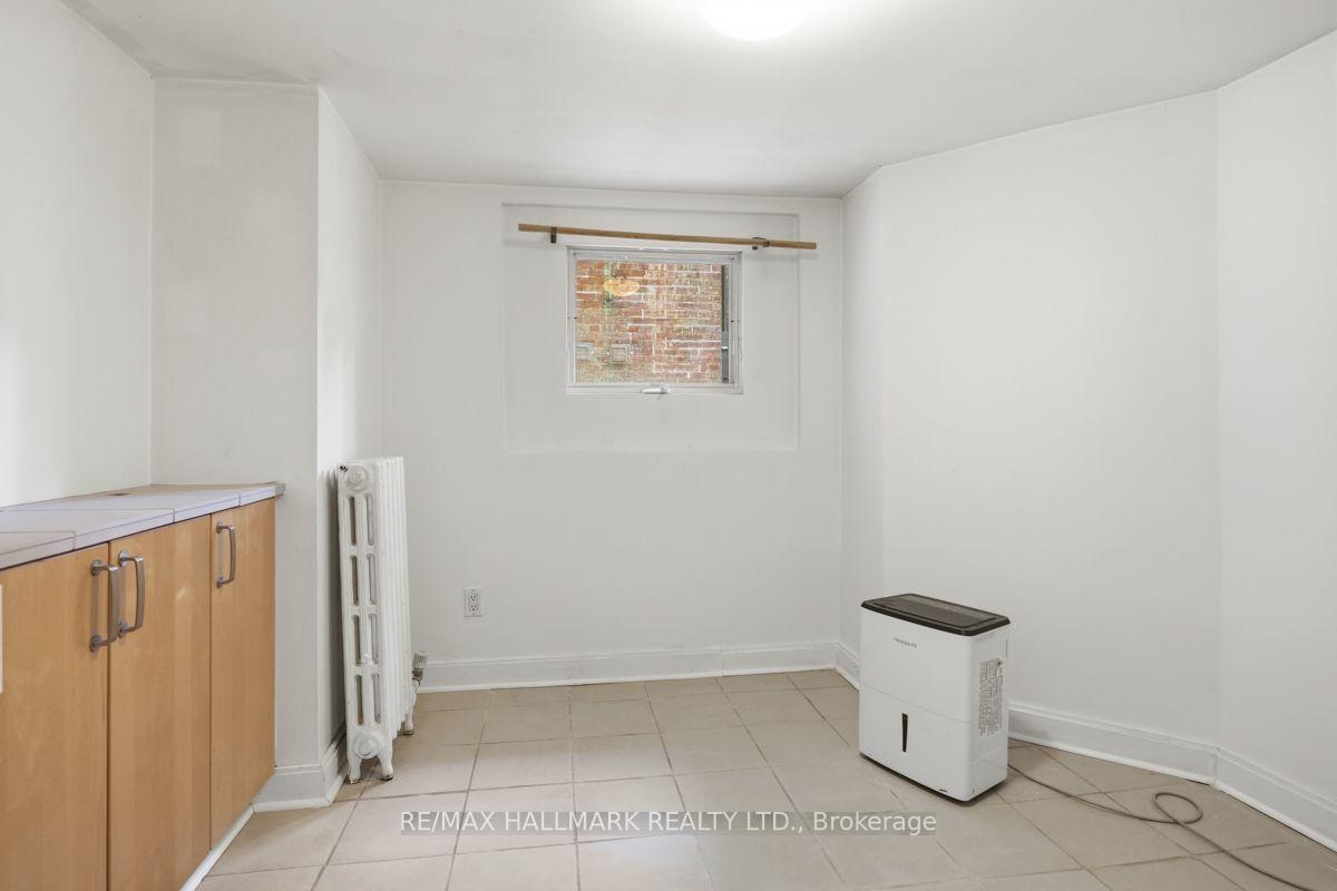 Photo 11 of Unit Lower (A), 321 Palmerston Boulevard, Toronto, Palmerston-Little Italy — HOMEH