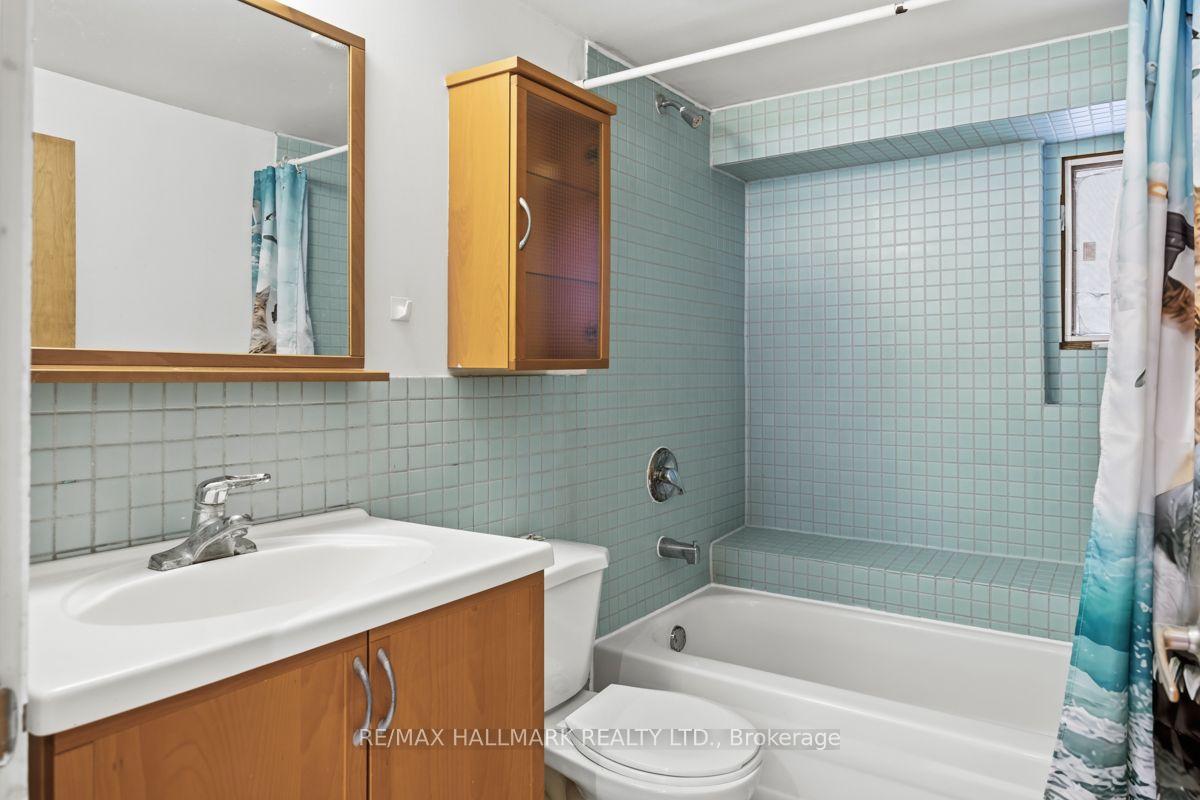 Photo 13 of Unit Lower (A), 321 Palmerston Boulevard, Toronto, Palmerston-Little Italy — HOMEH