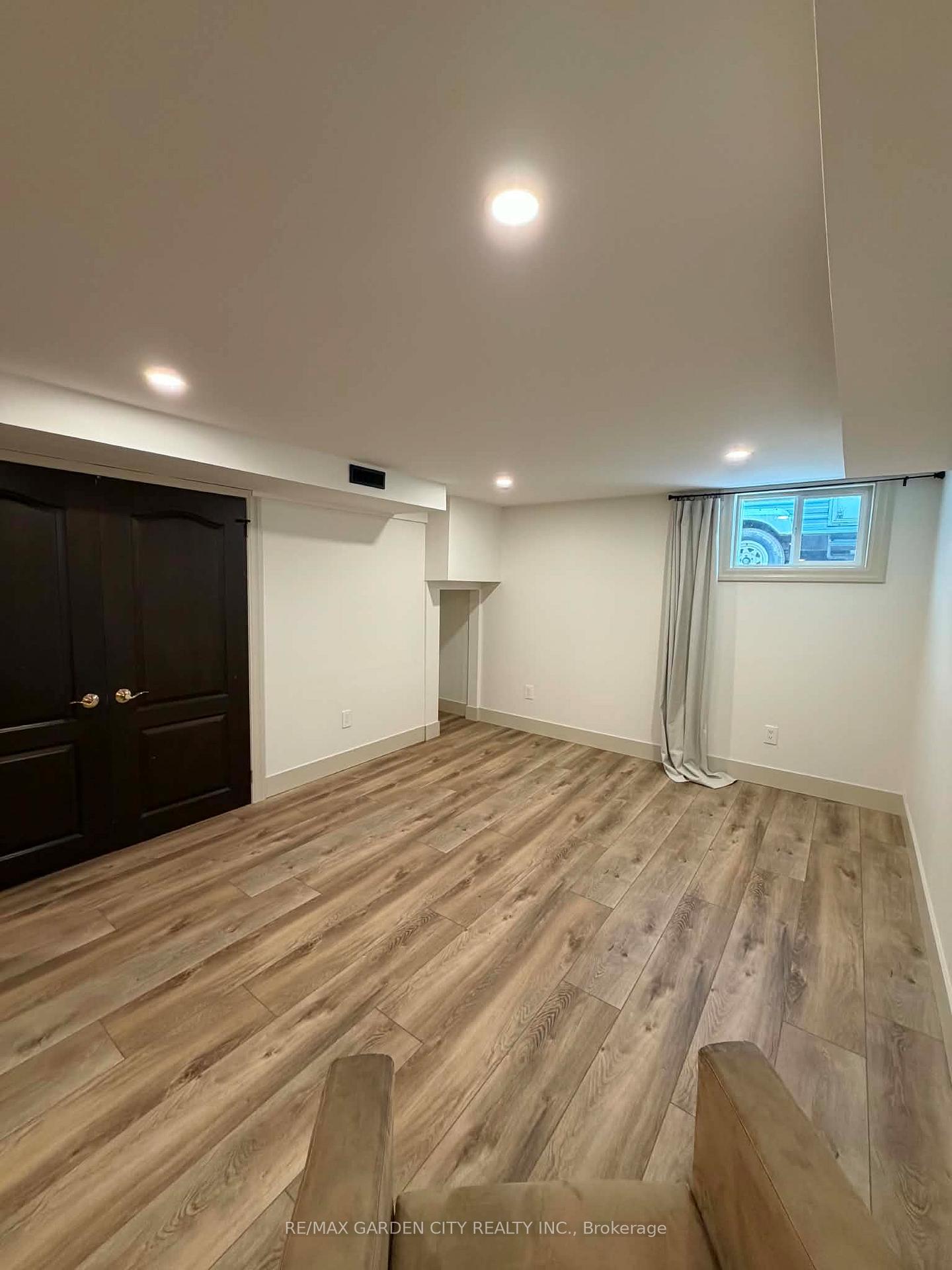 Photo 5 of 24 Lora Street, St. Catharines, Vine/Linwell — HOMEH