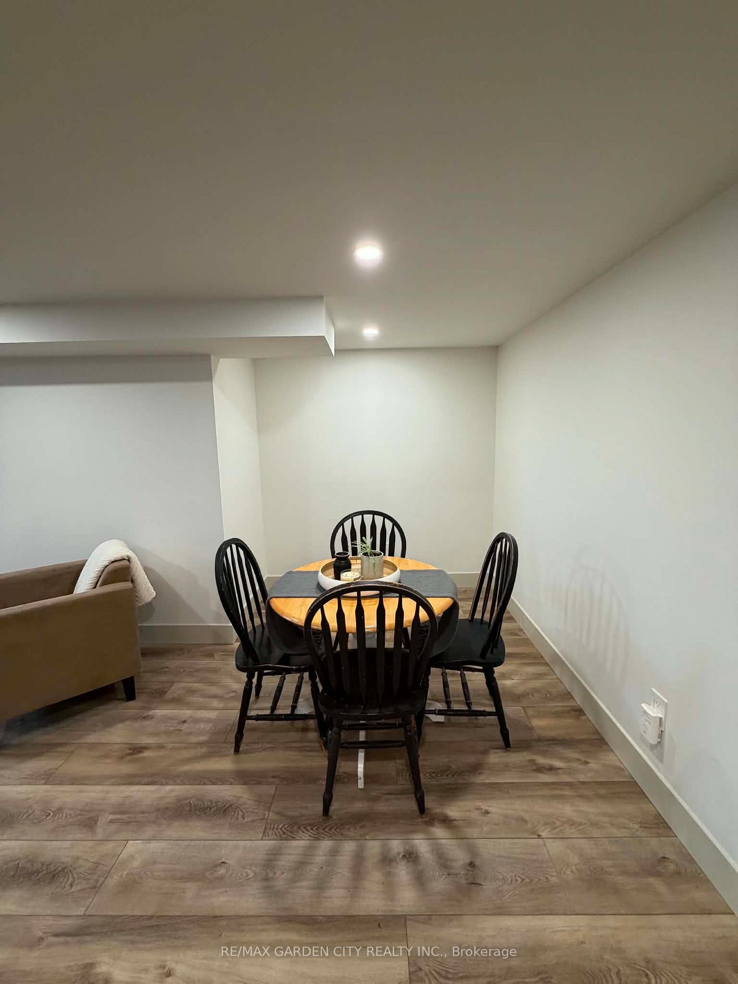 Photo 6 of 24 Lora Street, St. Catharines, Vine/Linwell — HOMEH