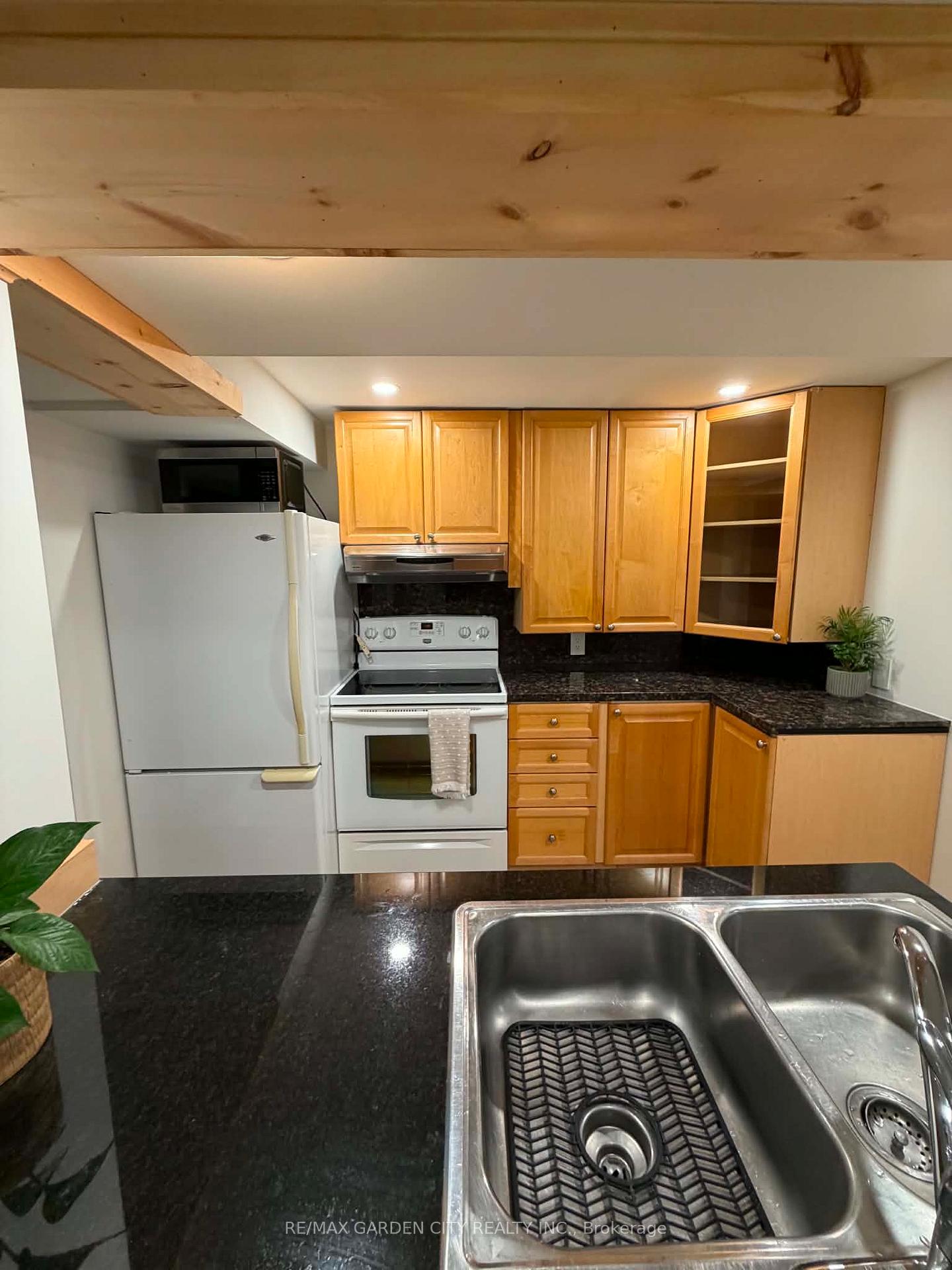 Photo 8 of 24 Lora Street, St. Catharines, Vine/Linwell — HOMEH