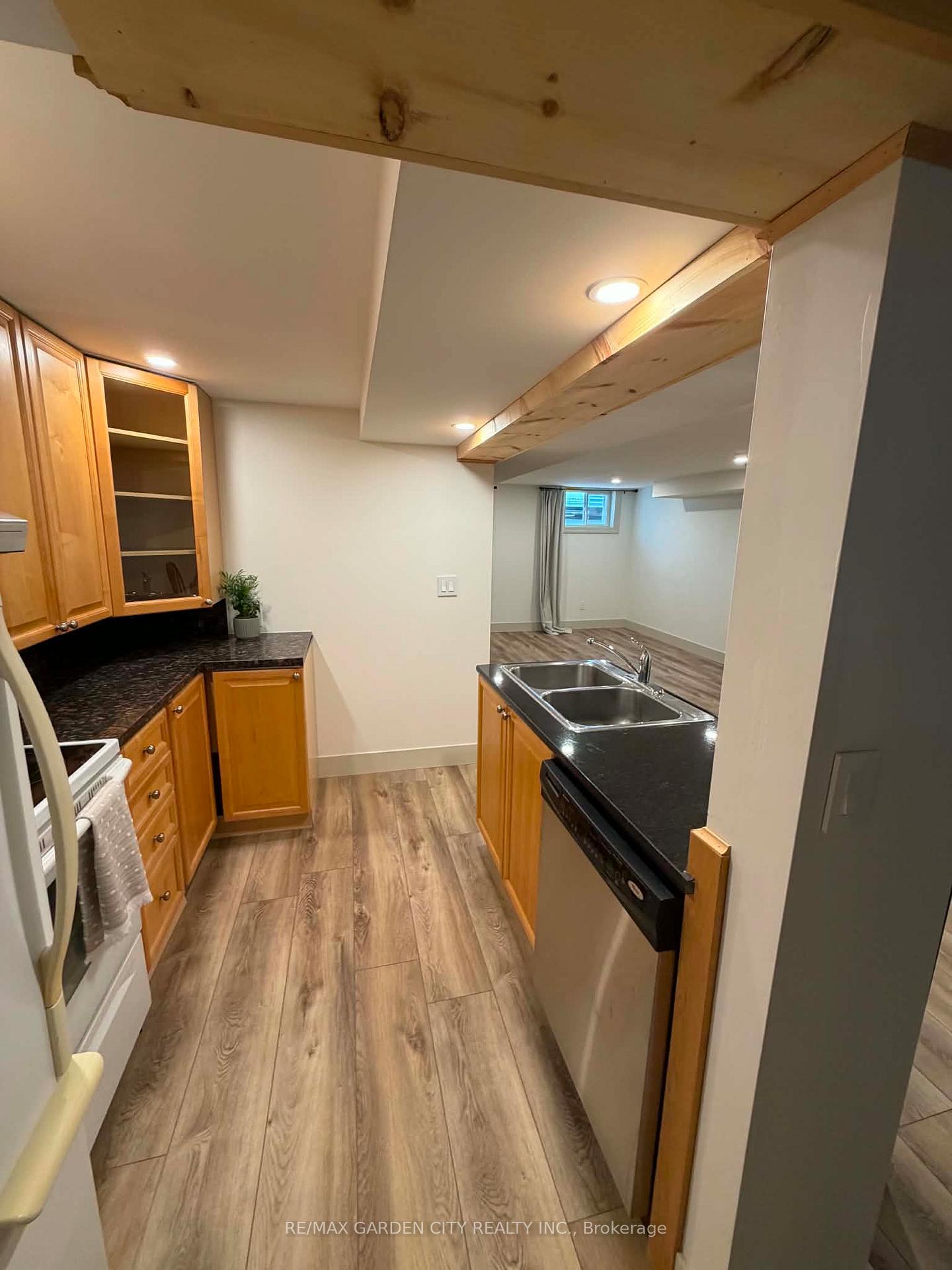 Photo 11 of 24 Lora Street, St. Catharines, Vine/Linwell — HOMEH